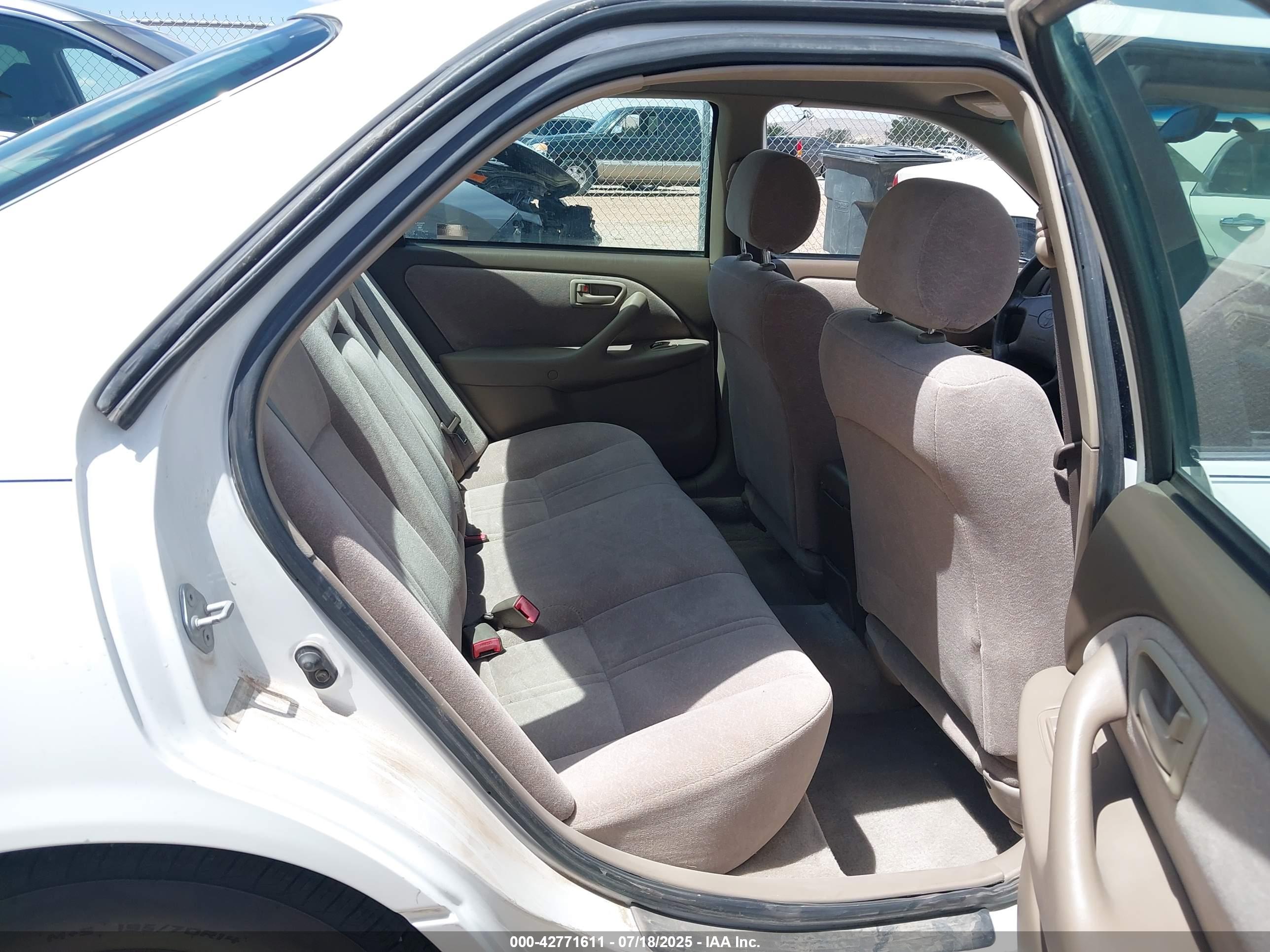 TOYOTA CAMRY image 8