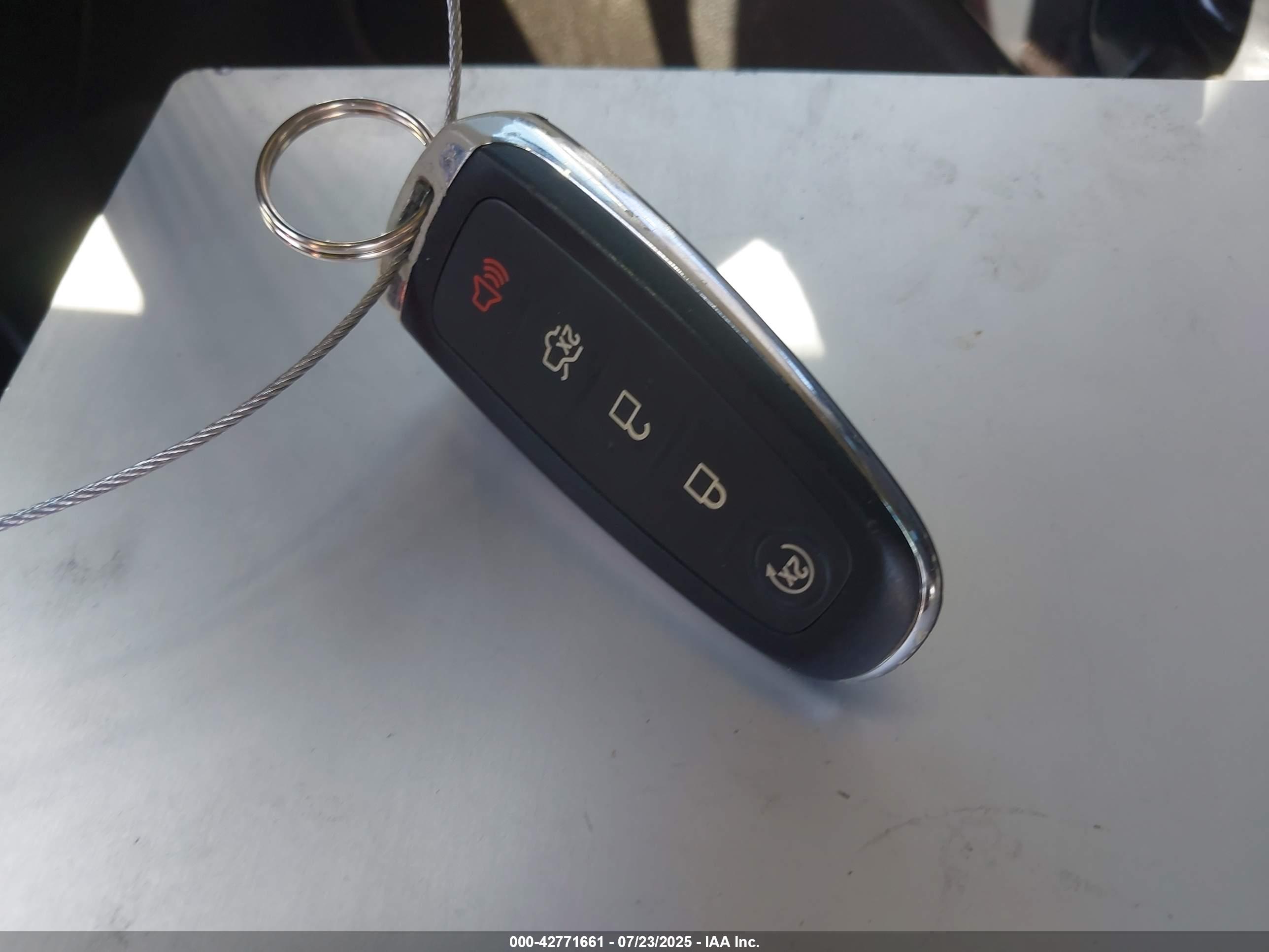 FORD ESCAPE image 11