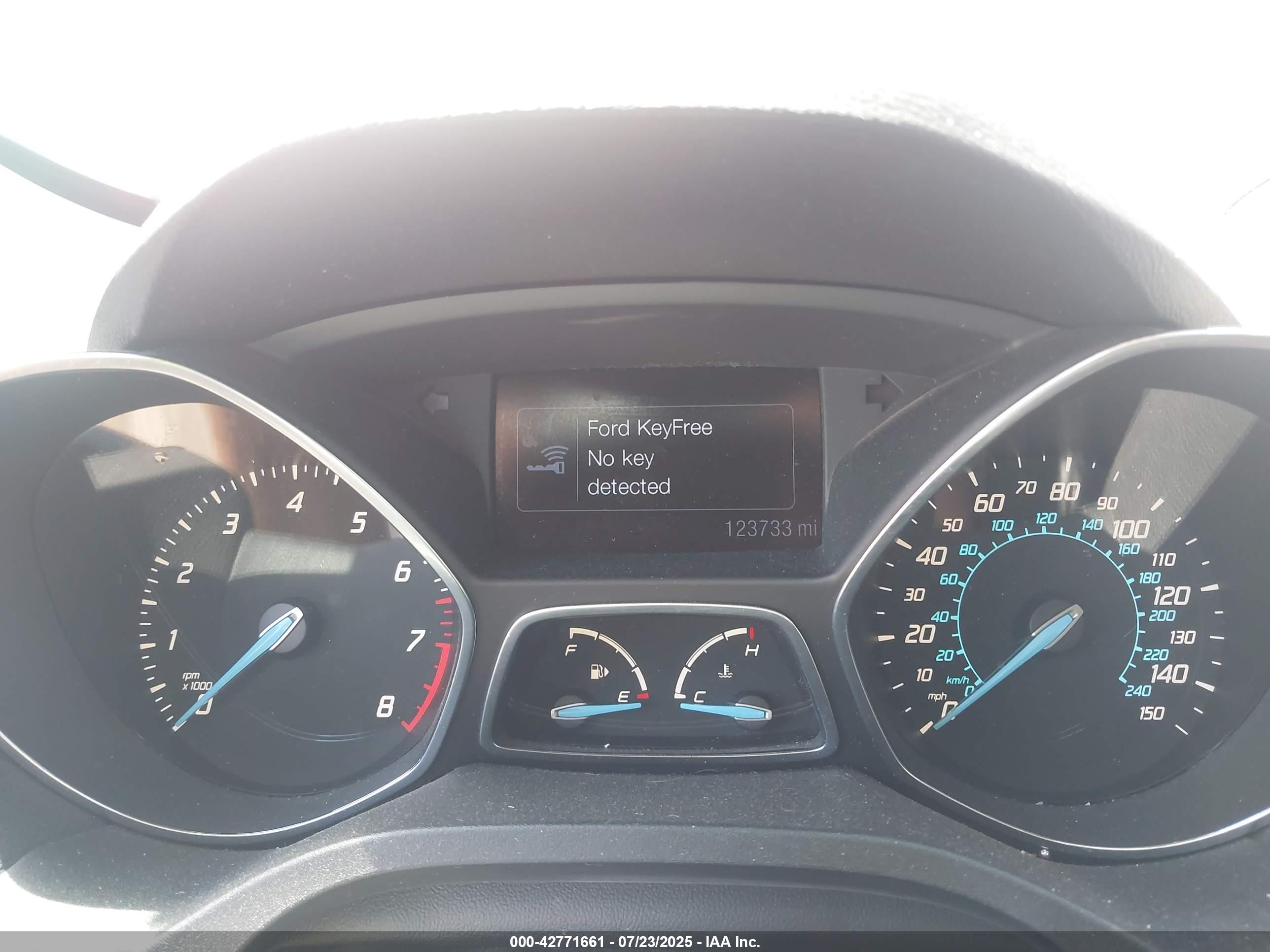 FORD ESCAPE image 7