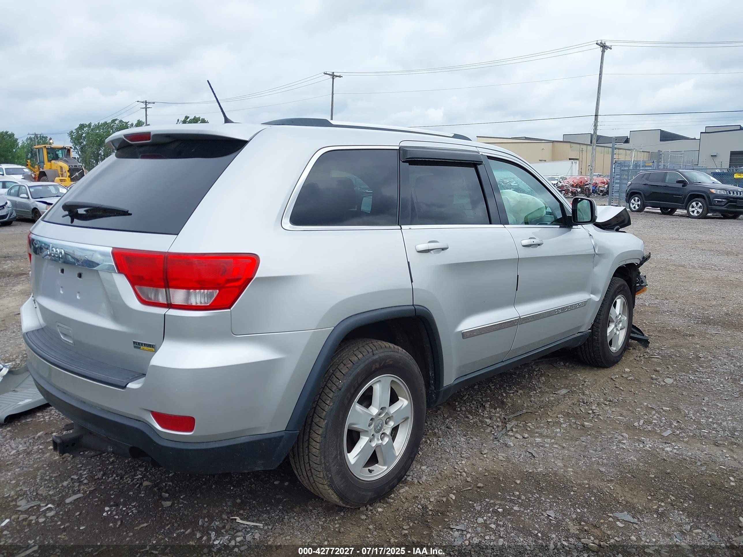 JEEP GRAND image 2