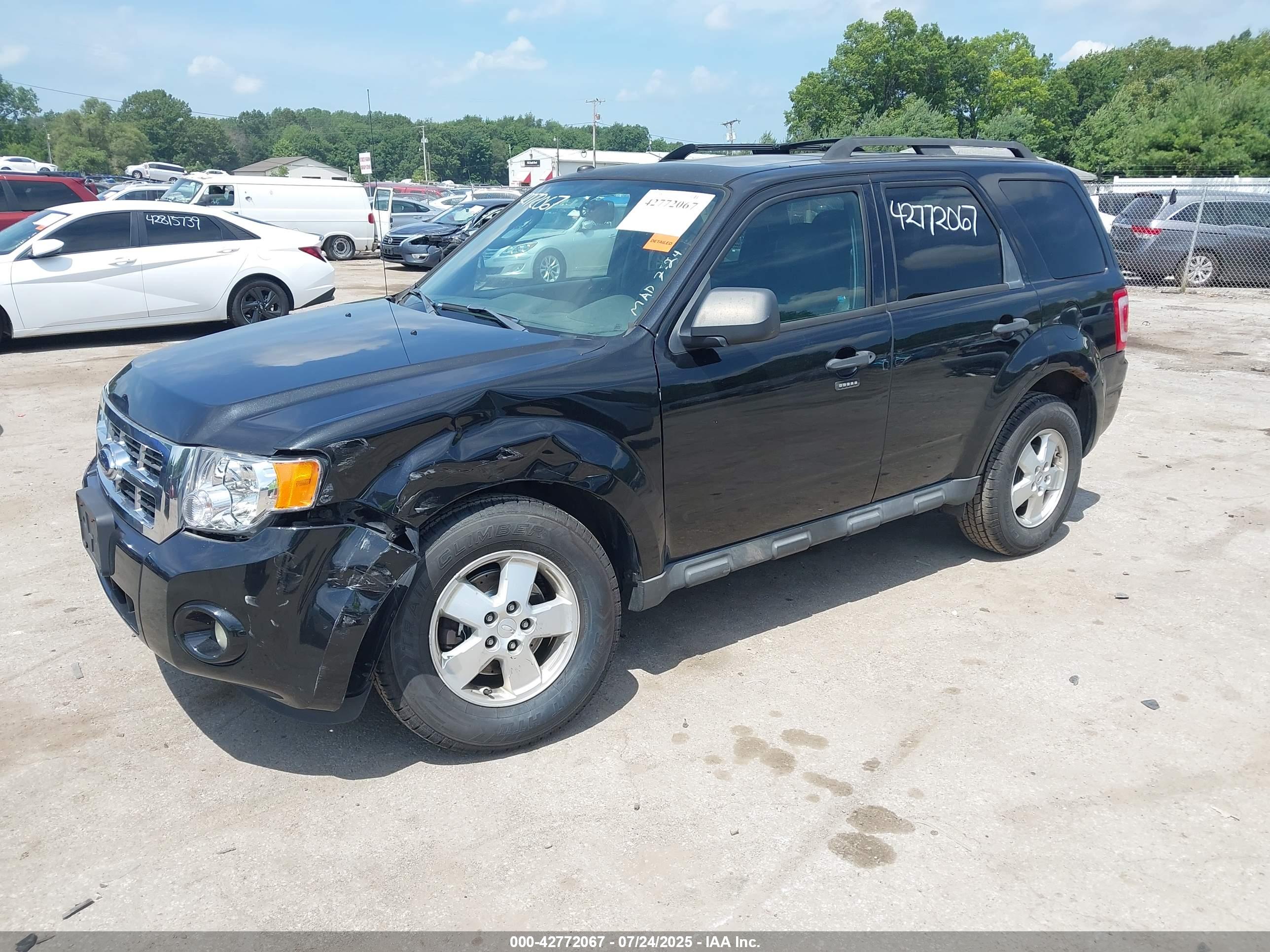 FORD ESCAPE image 2