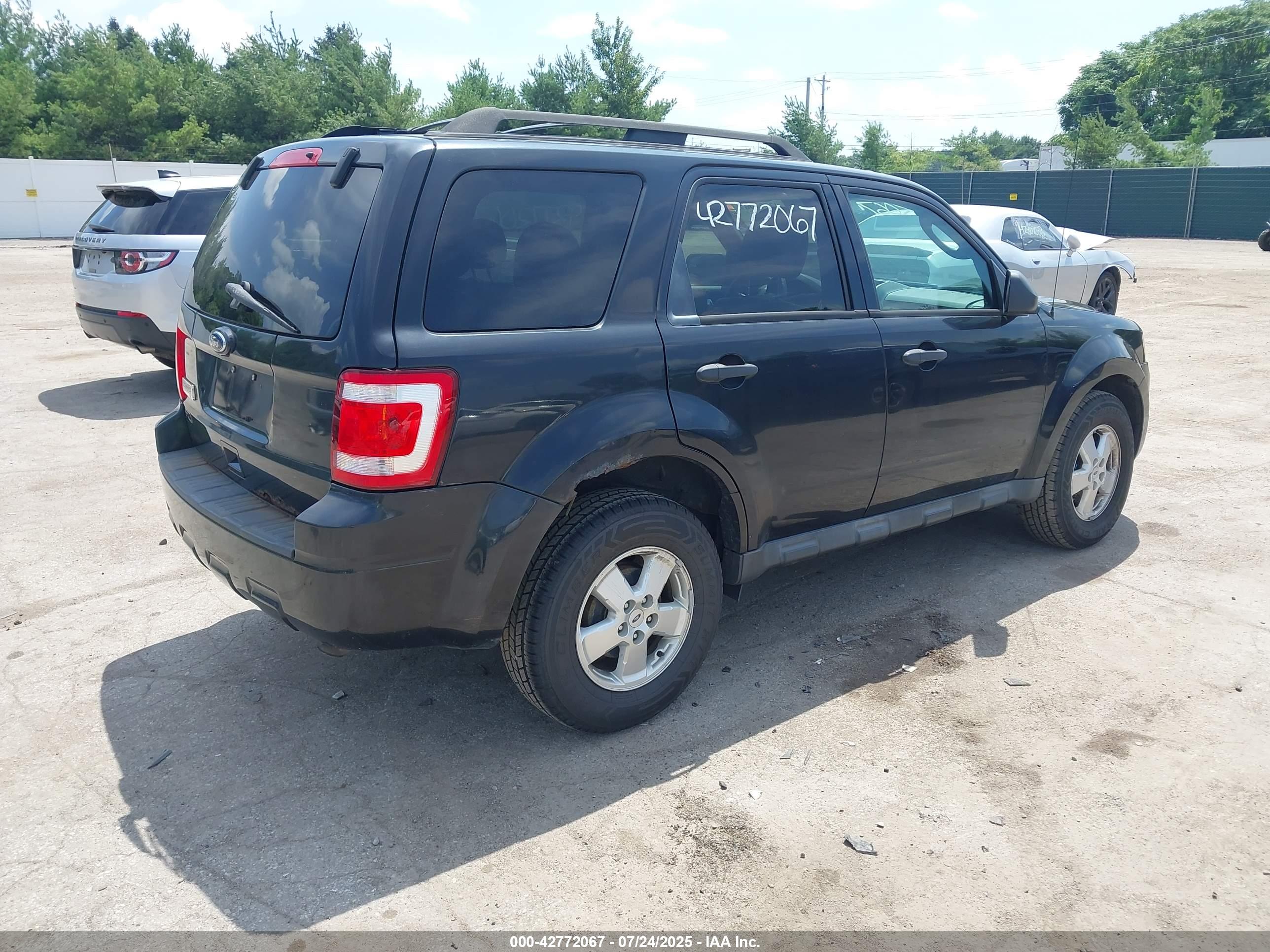 FORD ESCAPE image 4