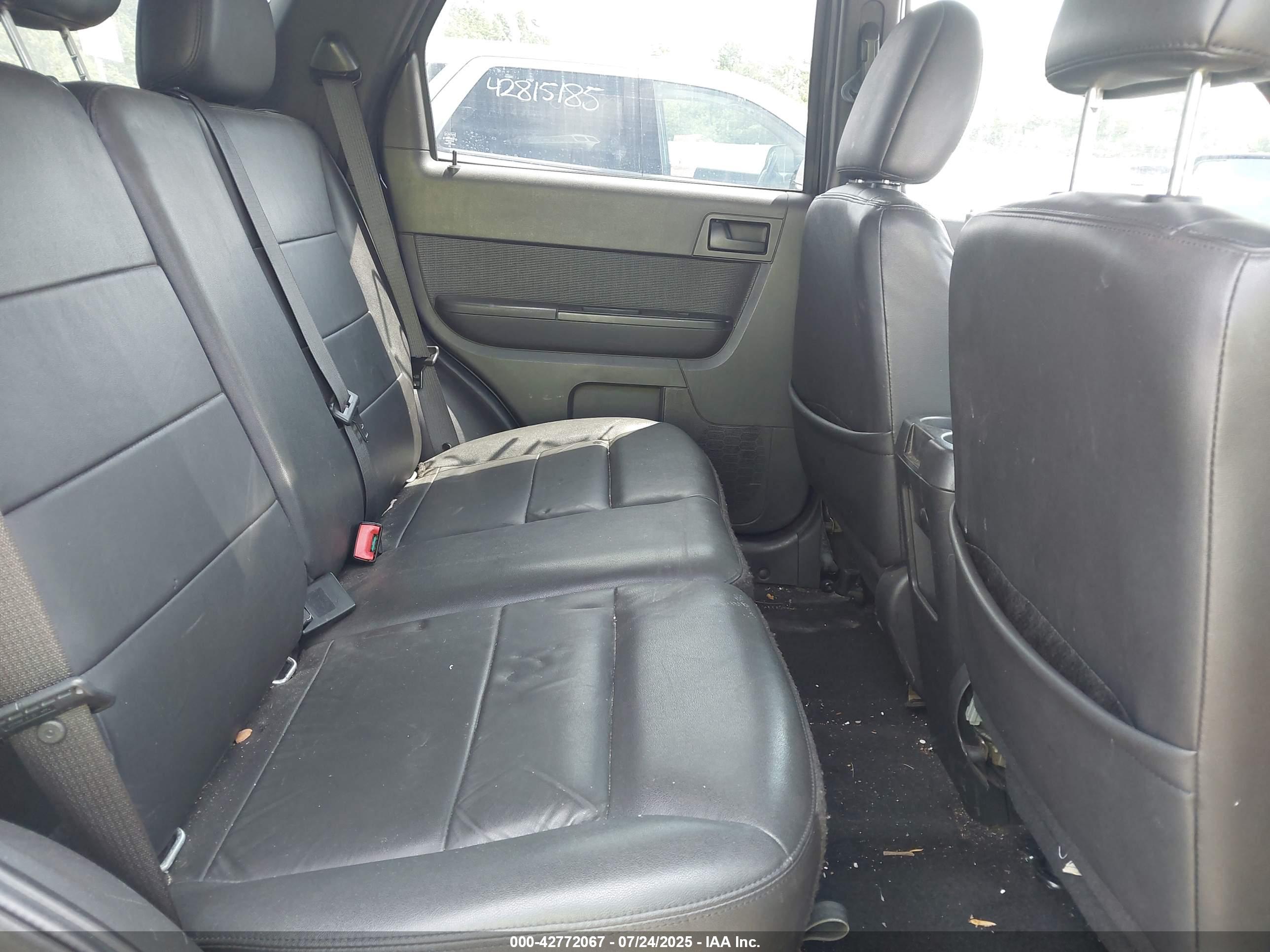 FORD ESCAPE image 8