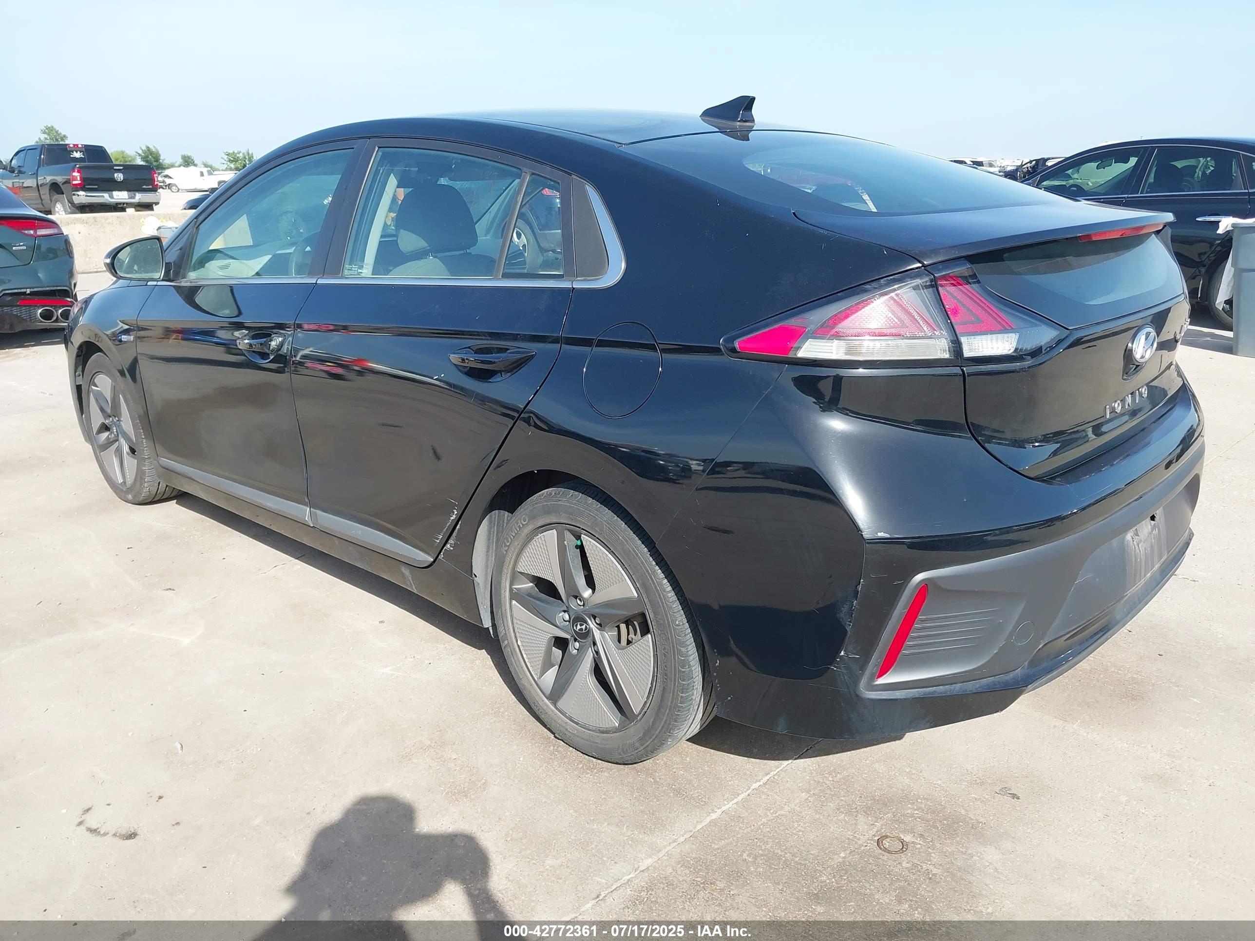 HYUNDAI IONIQ image 3