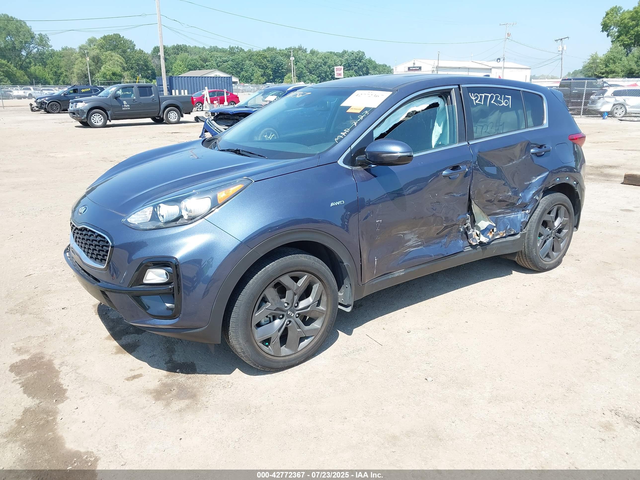 KIA SPORTAGE image 2