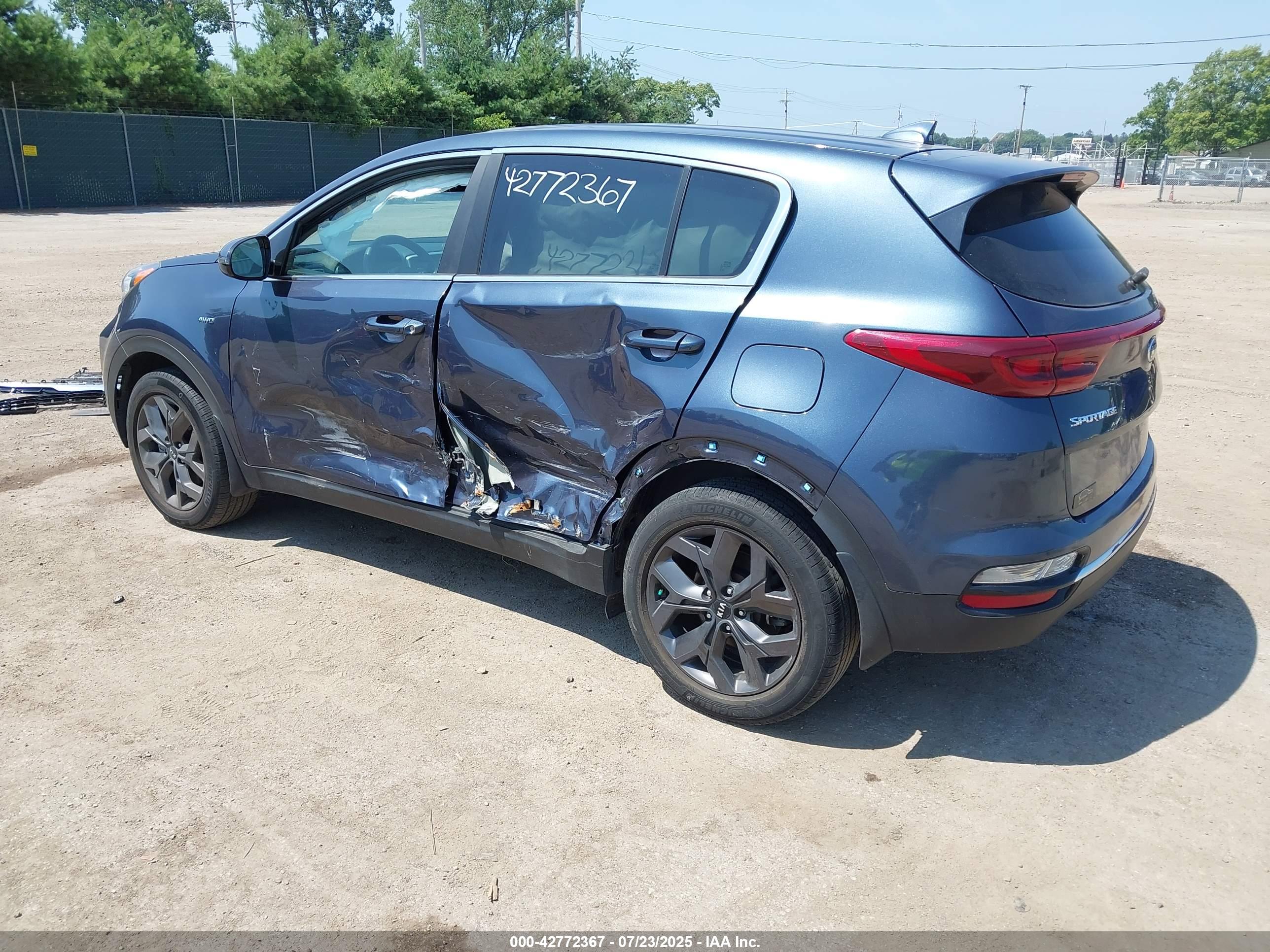 KIA SPORTAGE image 3