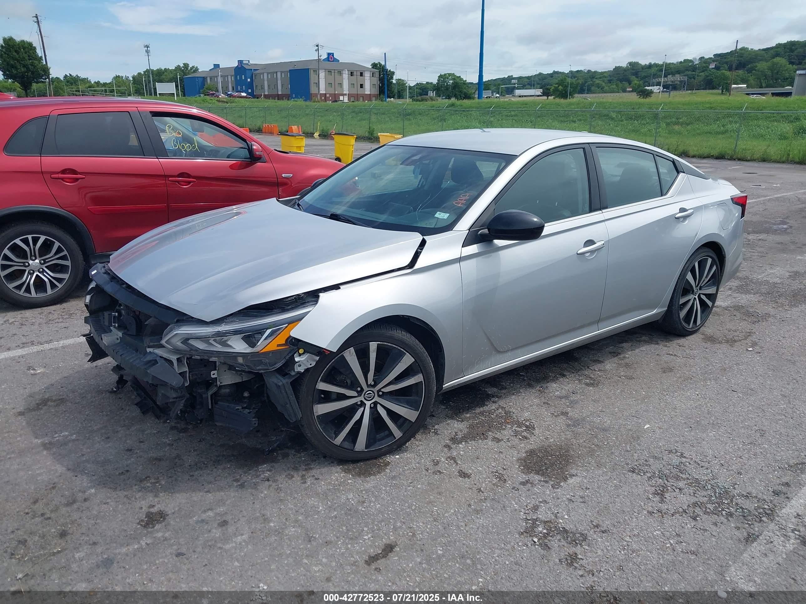 NISSAN ALTIMA image 2