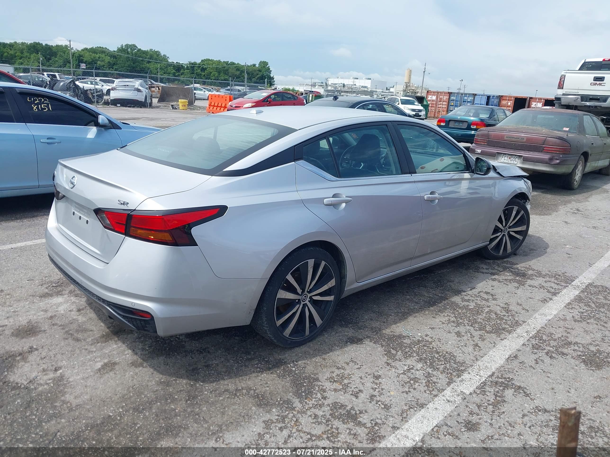 NISSAN ALTIMA image 4