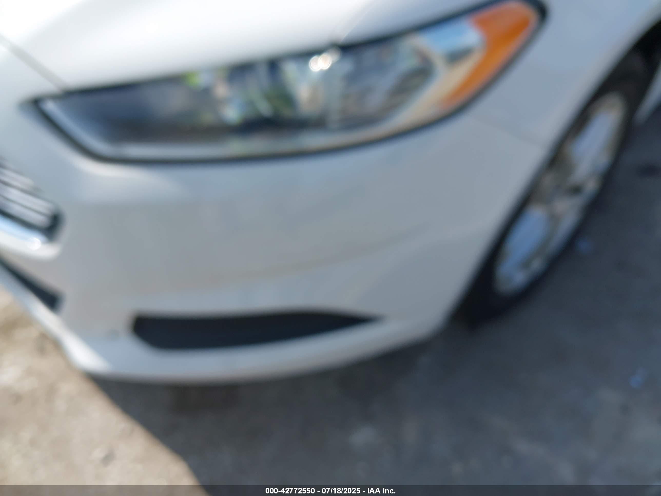 FORD FUSION image 6