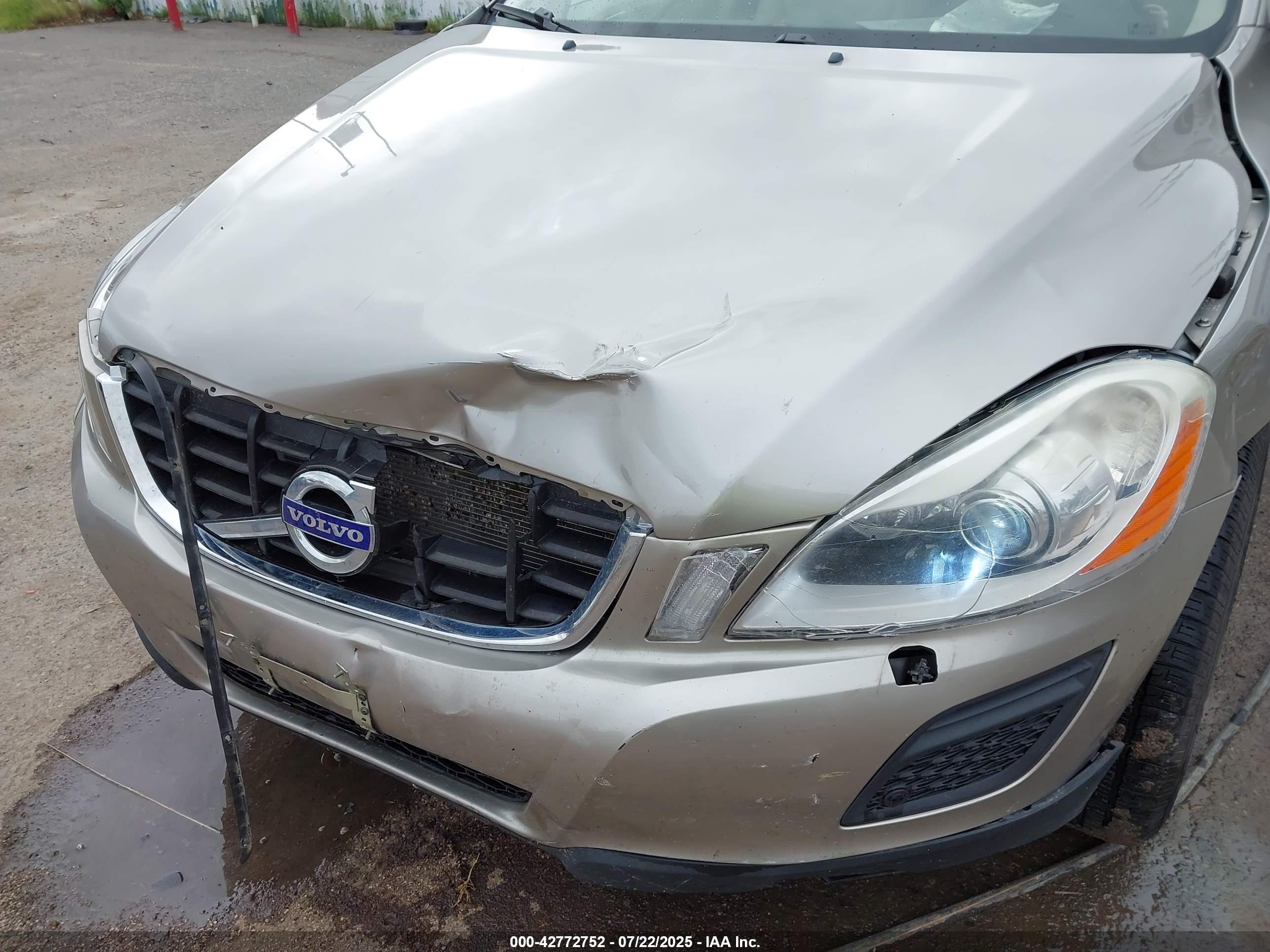 VOLVO XC60 image 6