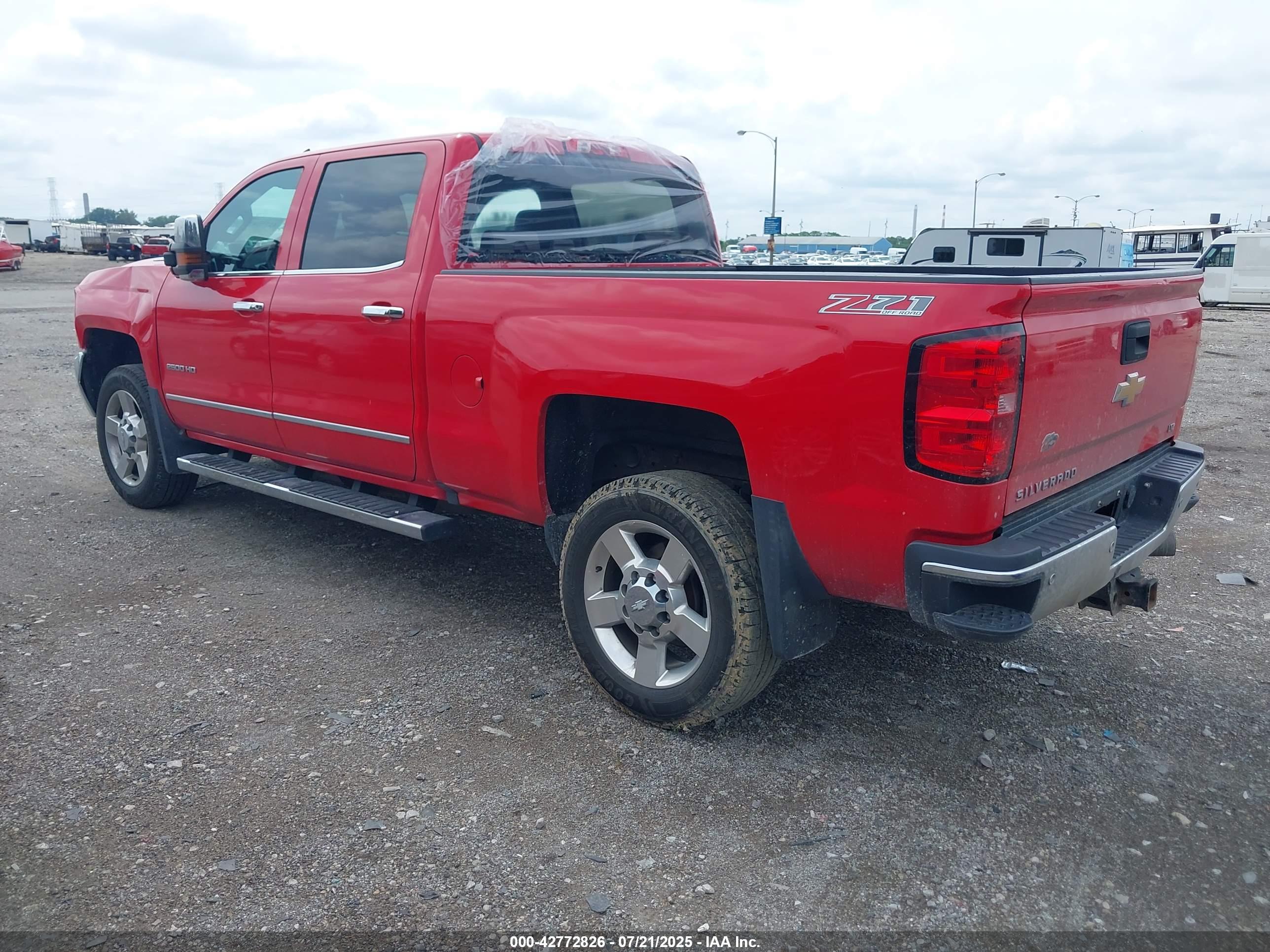 CHEVROLET SILVERADO image 3