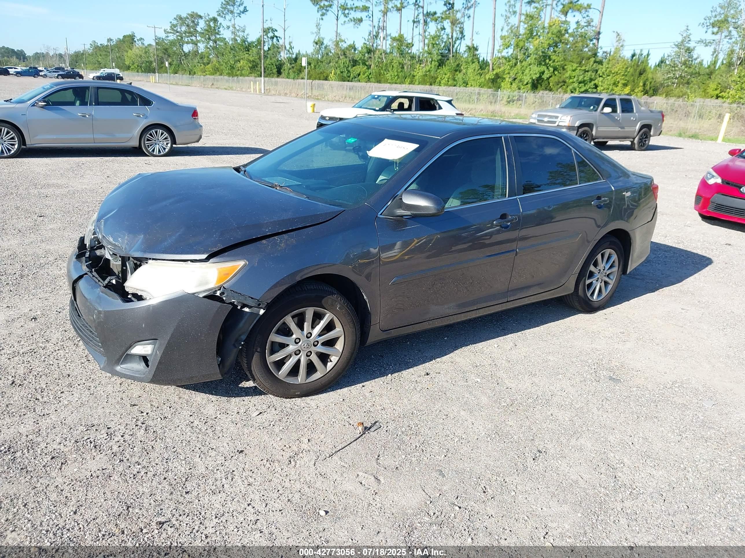 TOYOTA CAMRY image 2