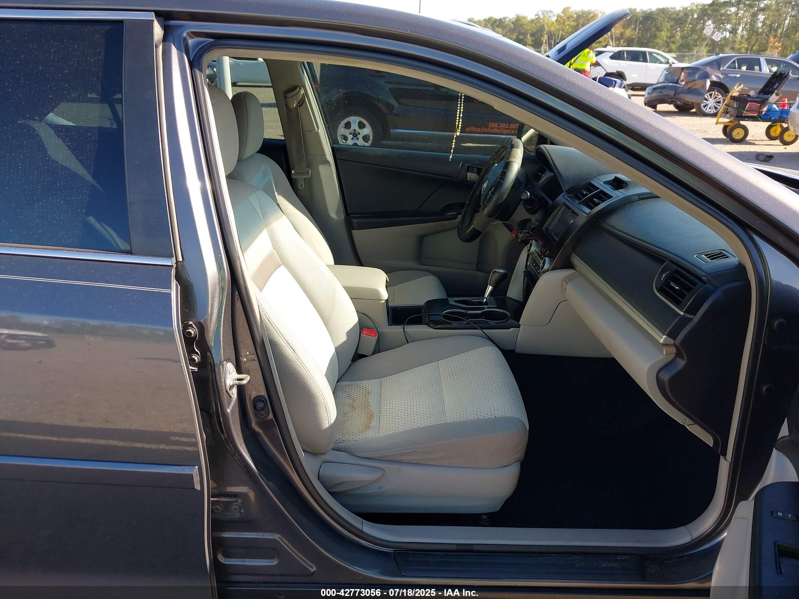 TOYOTA CAMRY image 5
