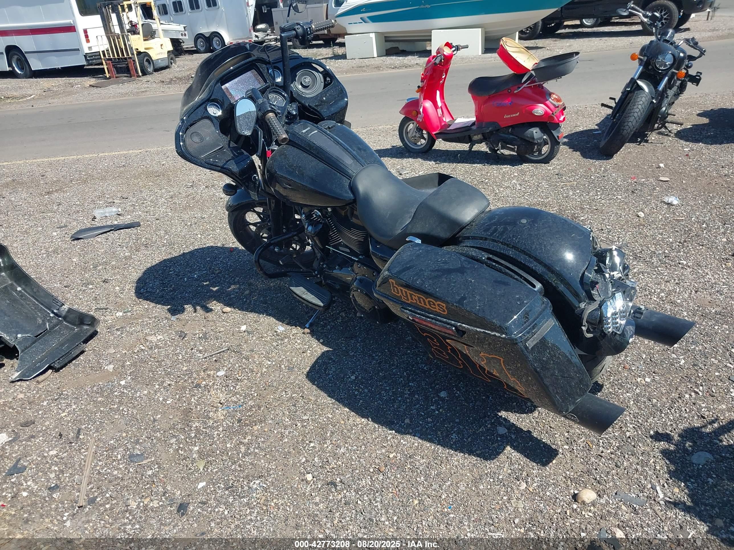 HARLEY-DAVIDSON FLTRXST image 3