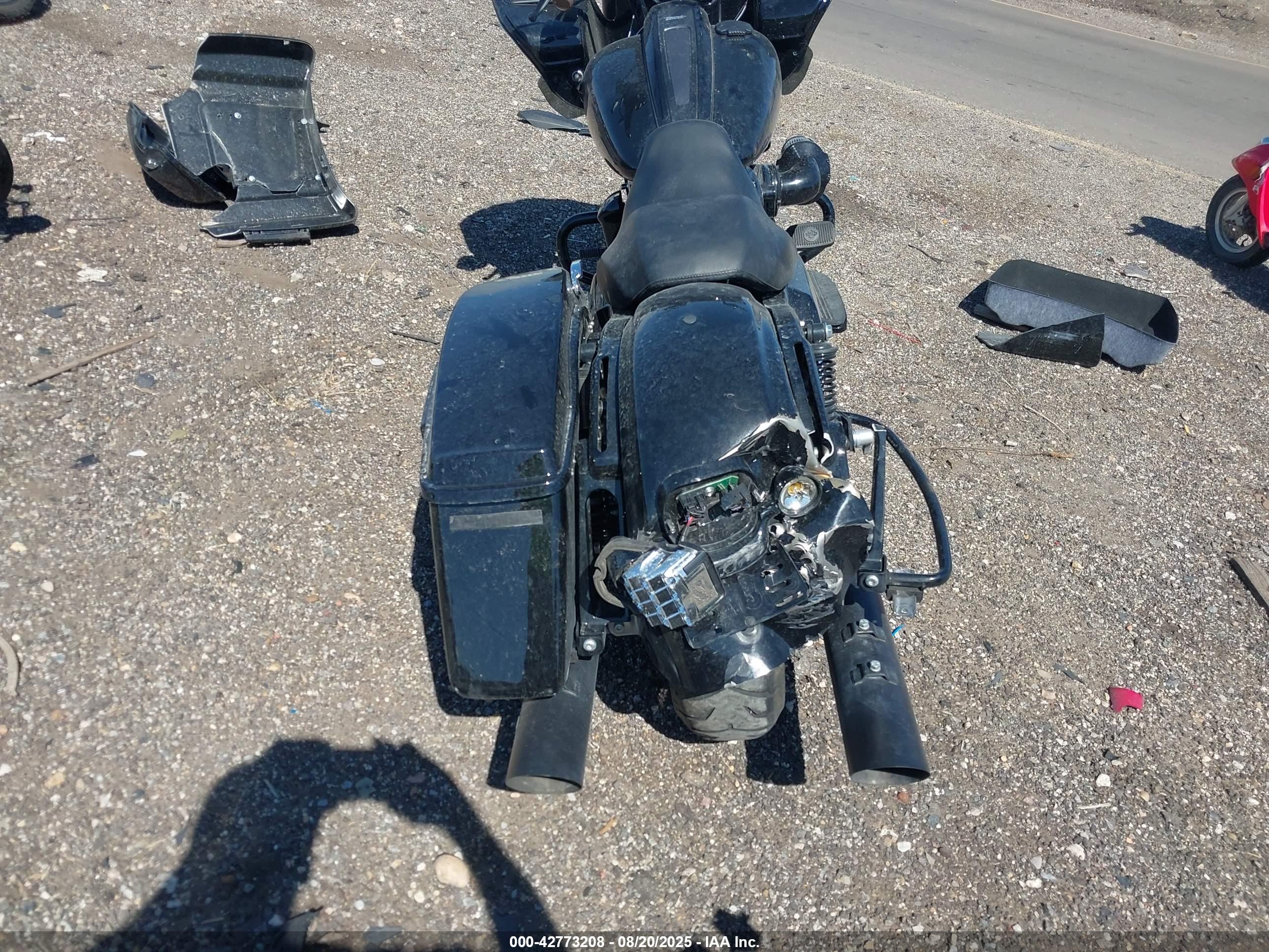 HARLEY-DAVIDSON FLTRXST image 6