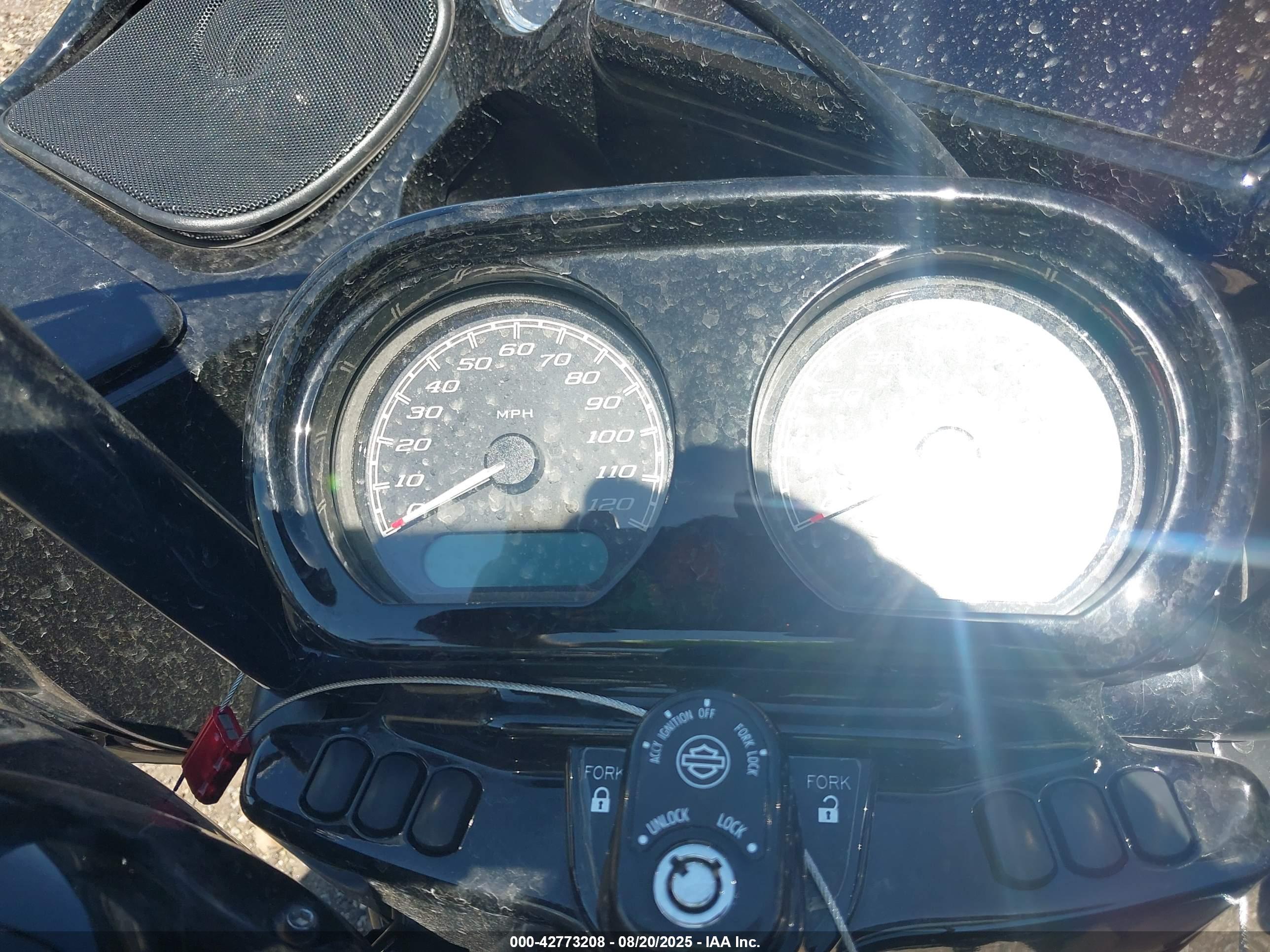 HARLEY-DAVIDSON FLTRXST image 7