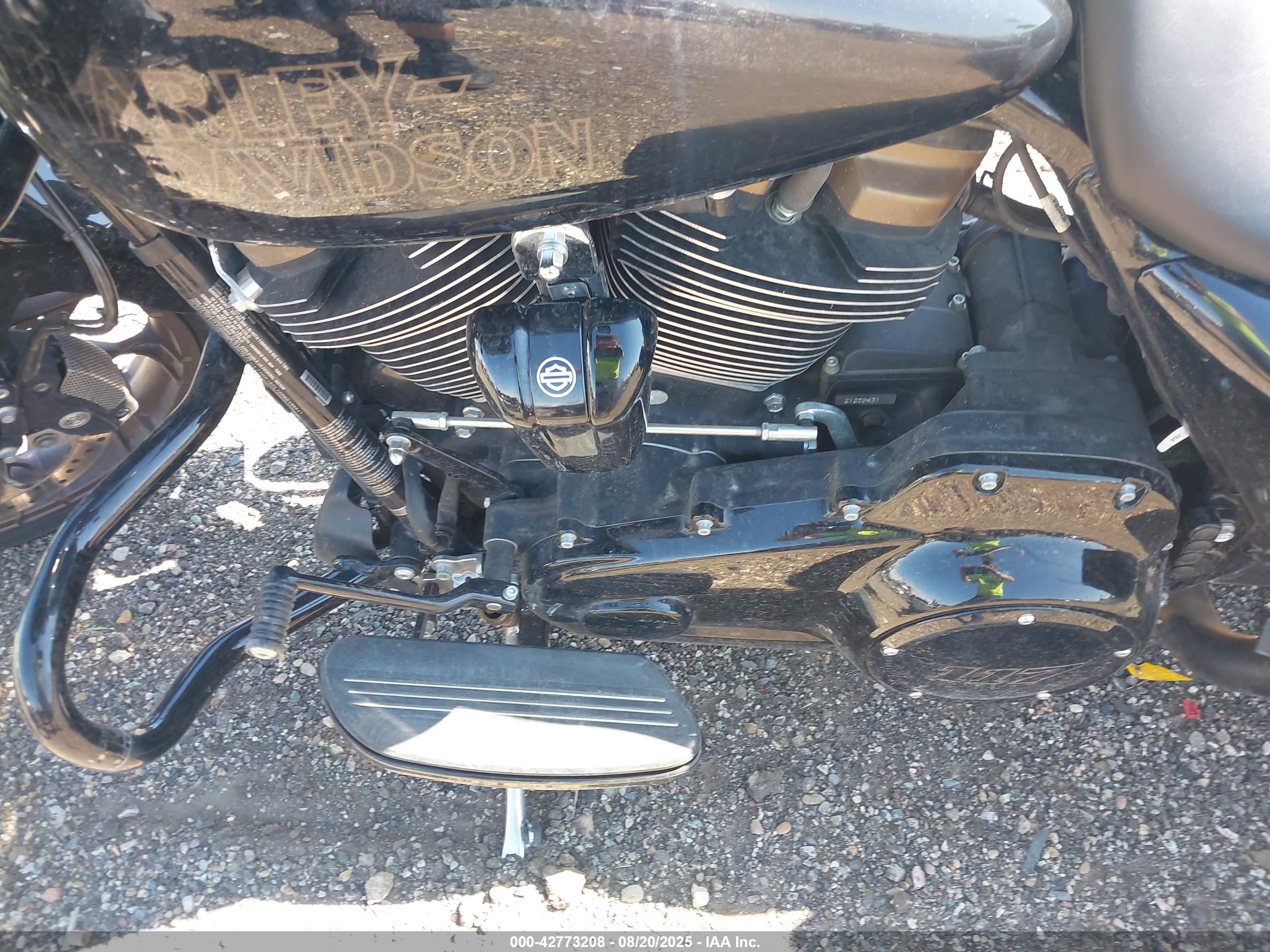 HARLEY-DAVIDSON FLTRXST image 9