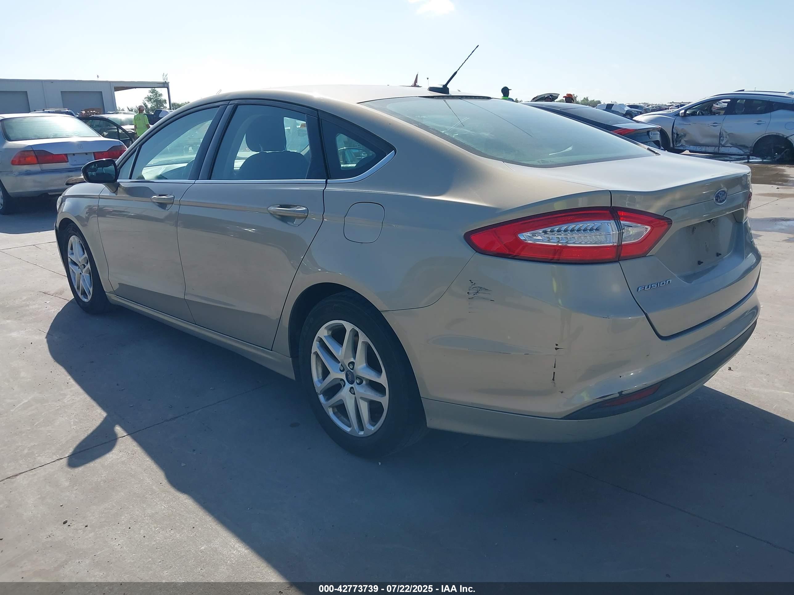 FORD FUSION image 3