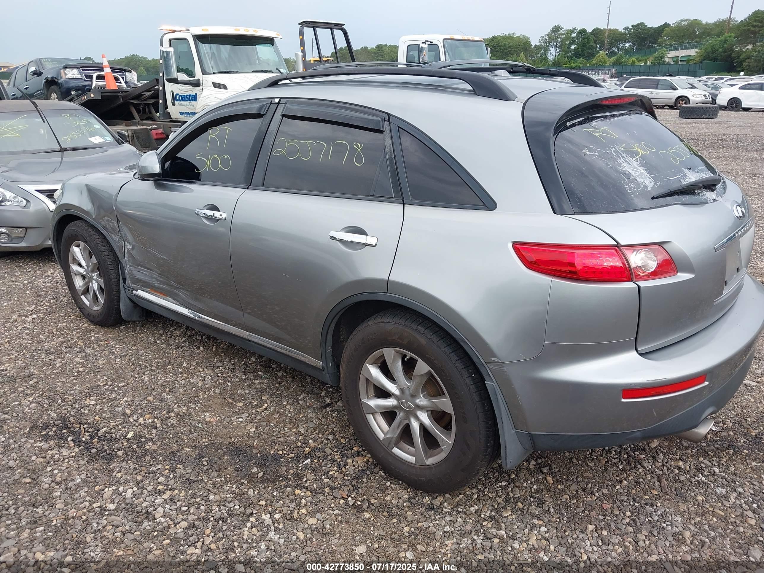 INFINITI FX35 image 3