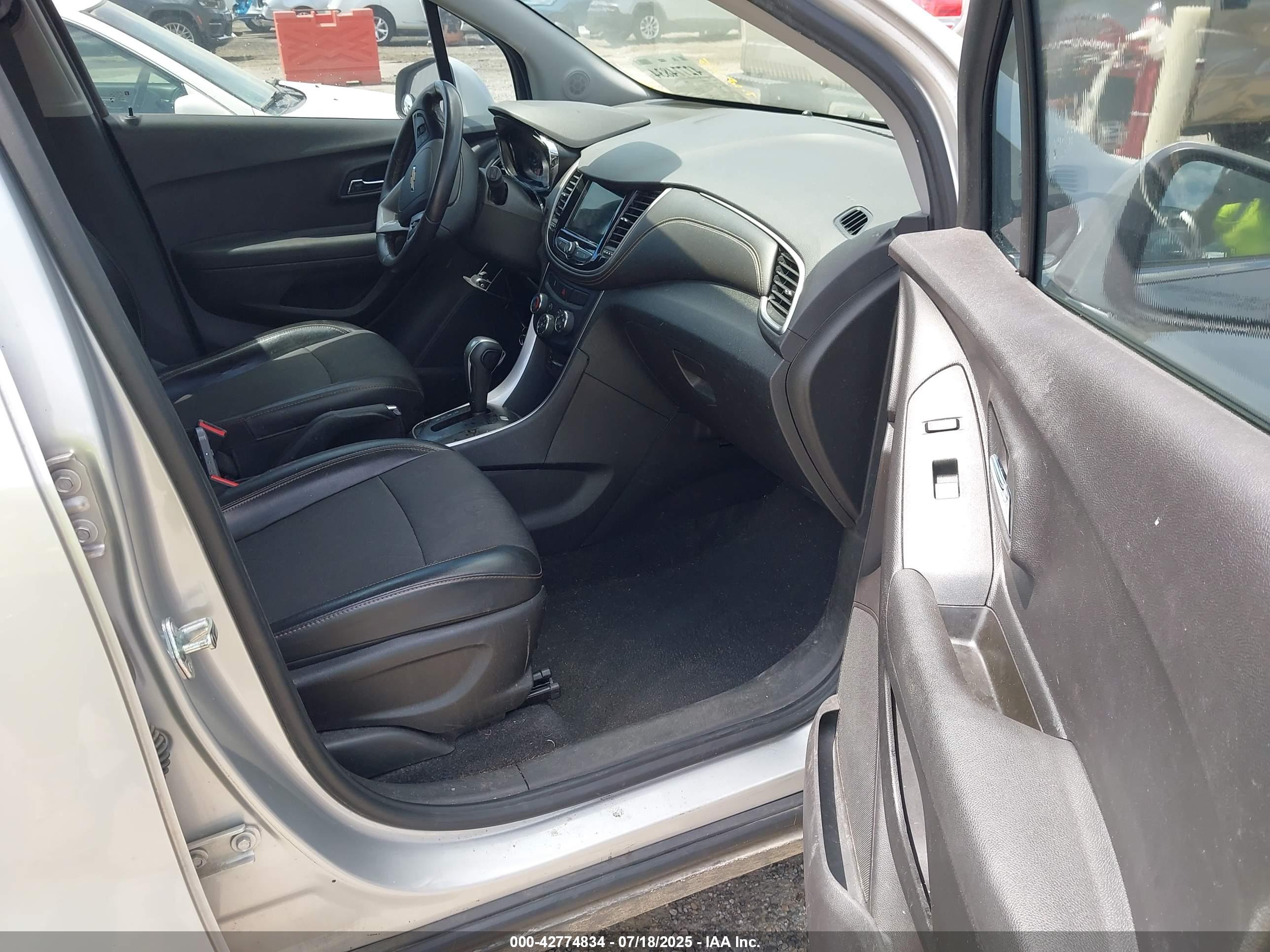 CHEVROLET TRAX image 5