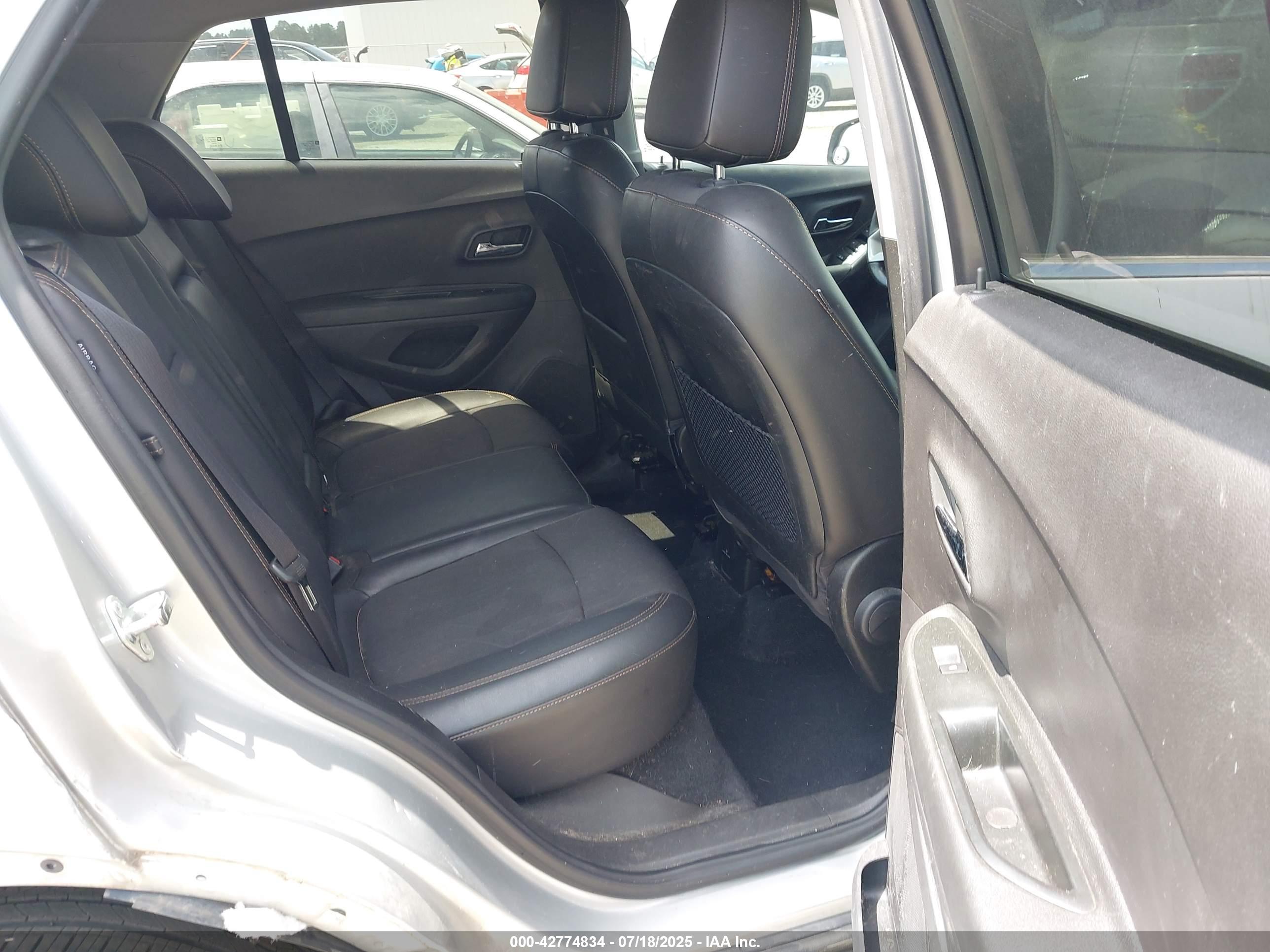CHEVROLET TRAX image 8