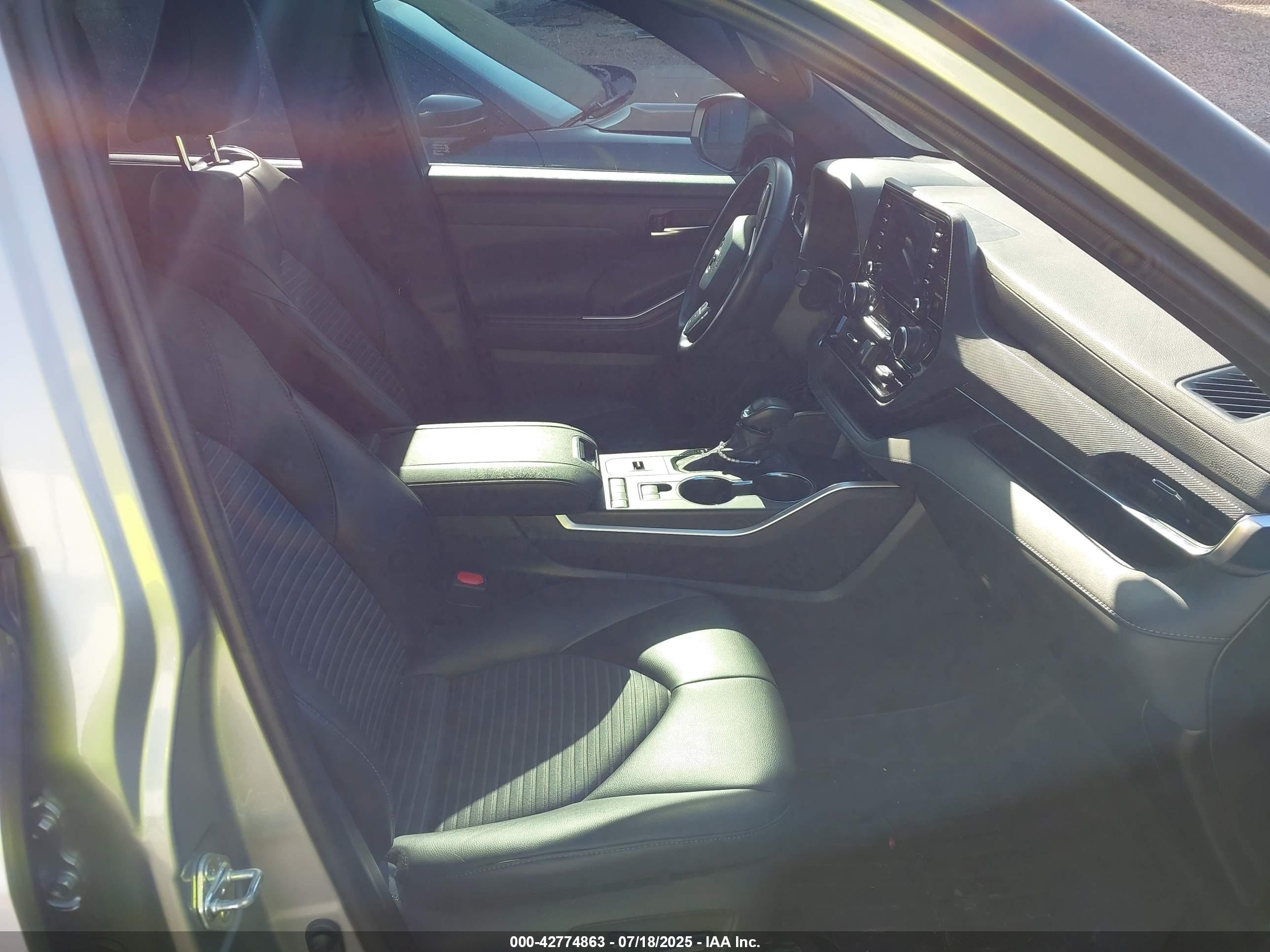 TOYOTA HIGHLANDER image 5