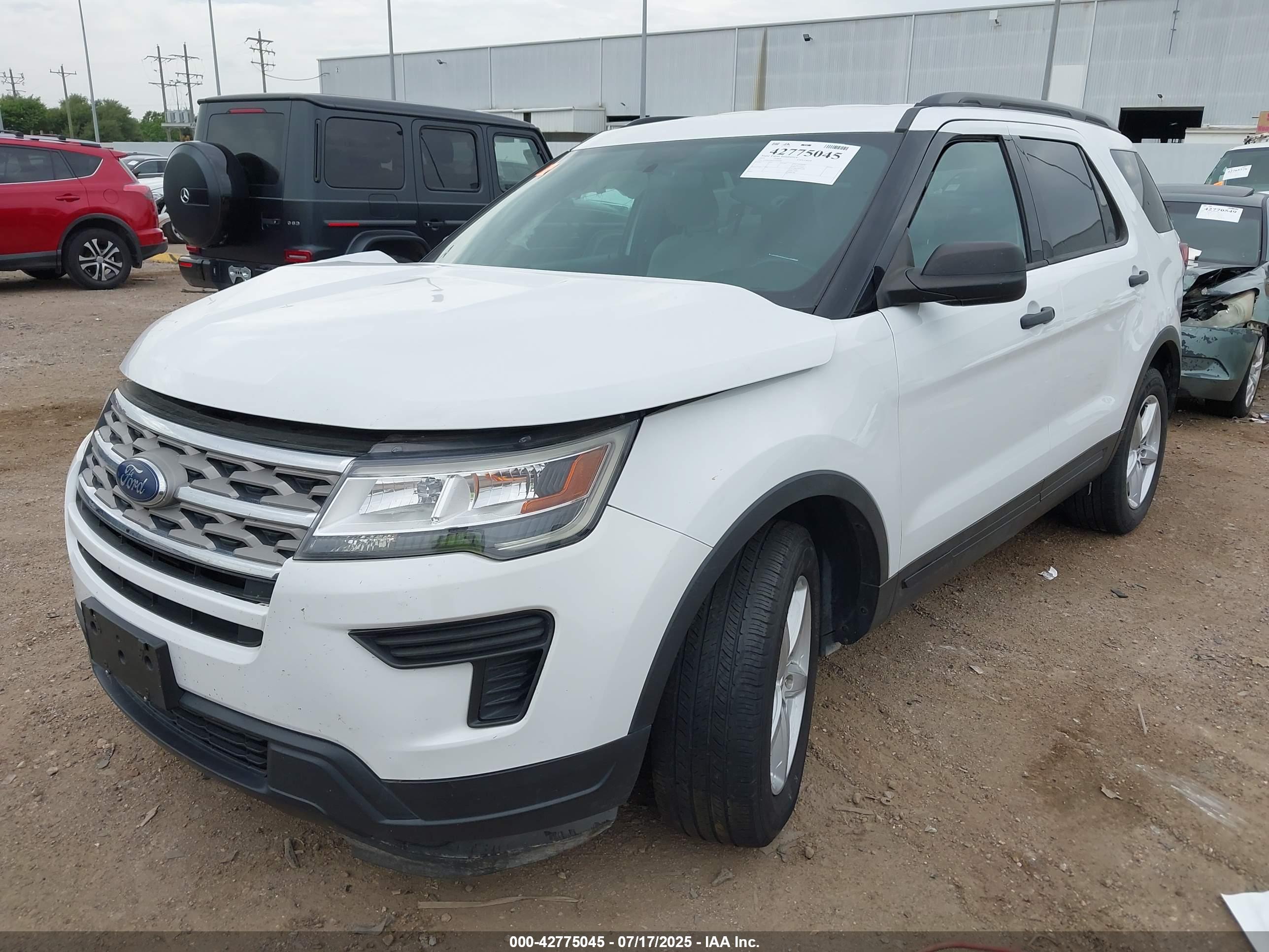 FORD EXPLORER image 2