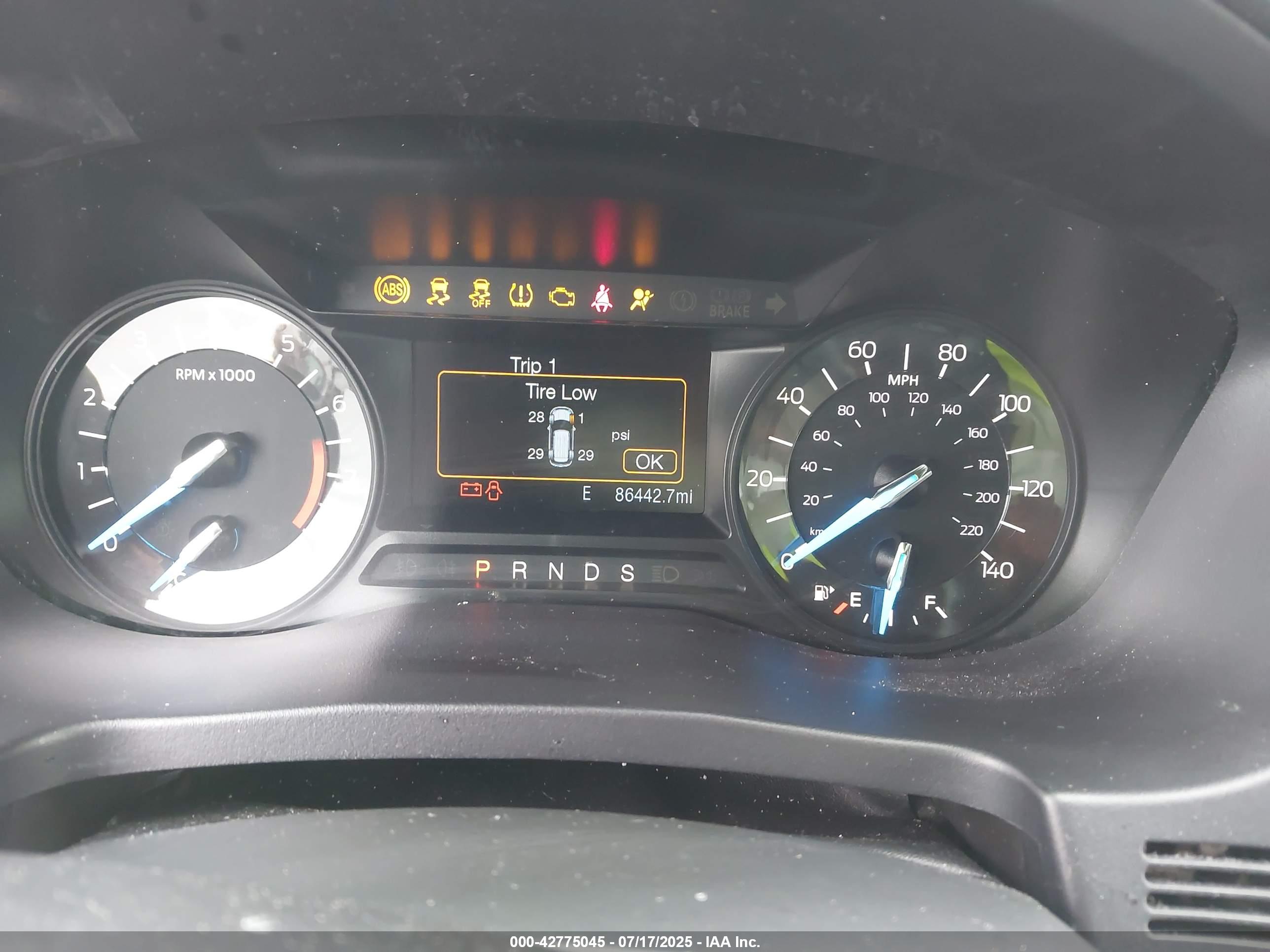 FORD EXPLORER image 7