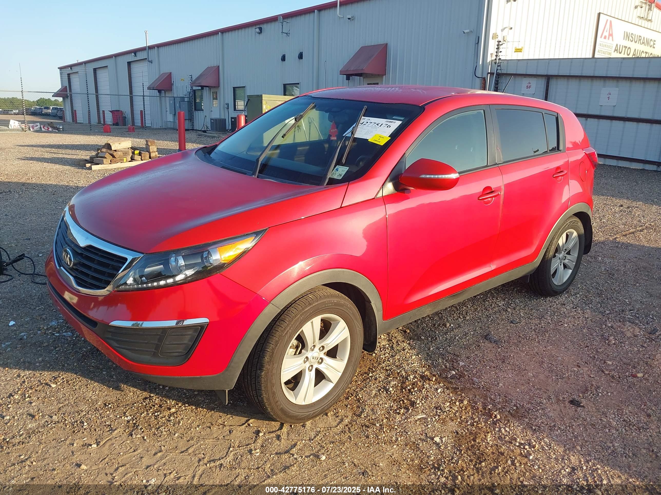 KIA SPORTAGE image 2
