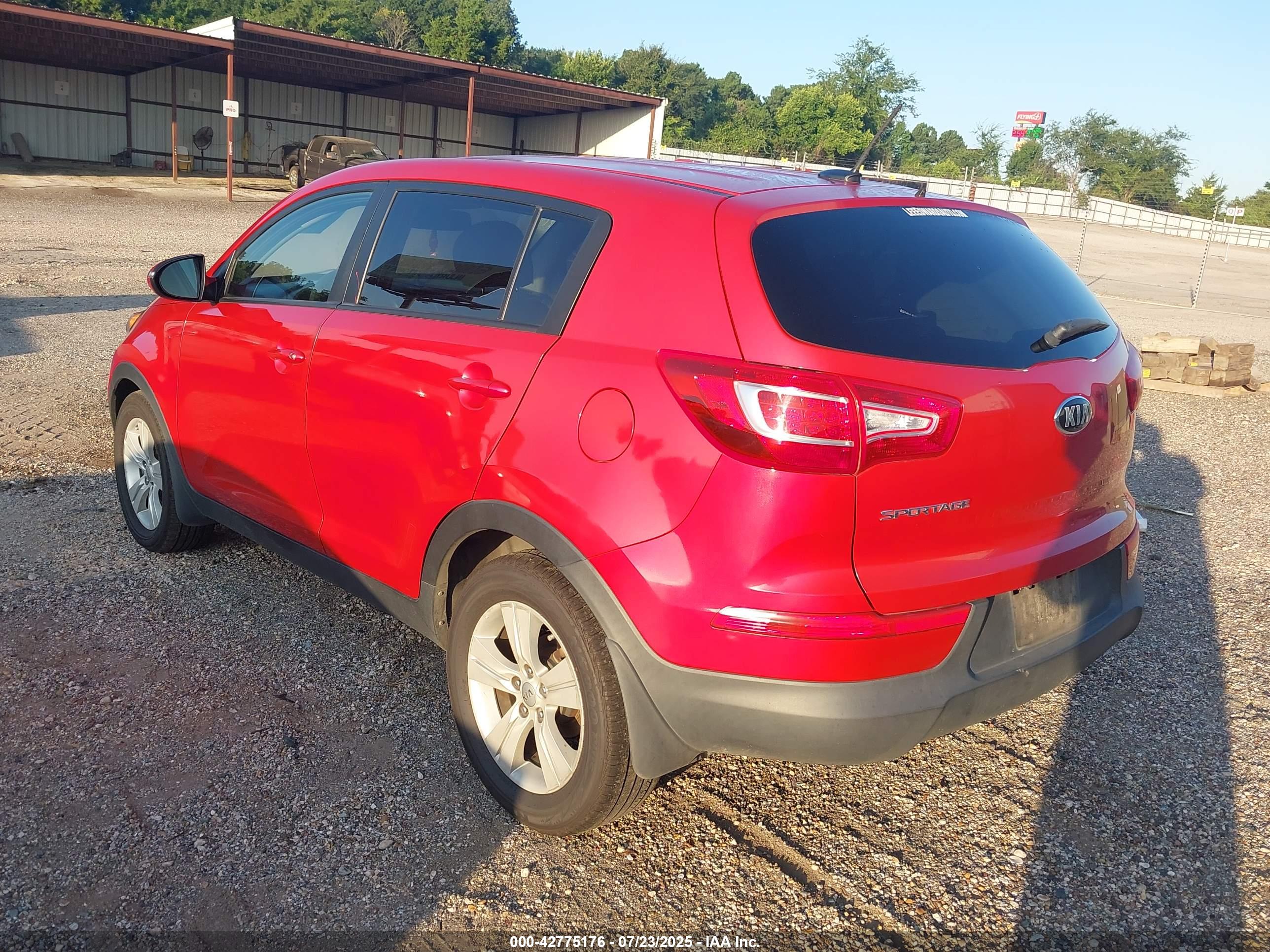 KIA SPORTAGE image 3