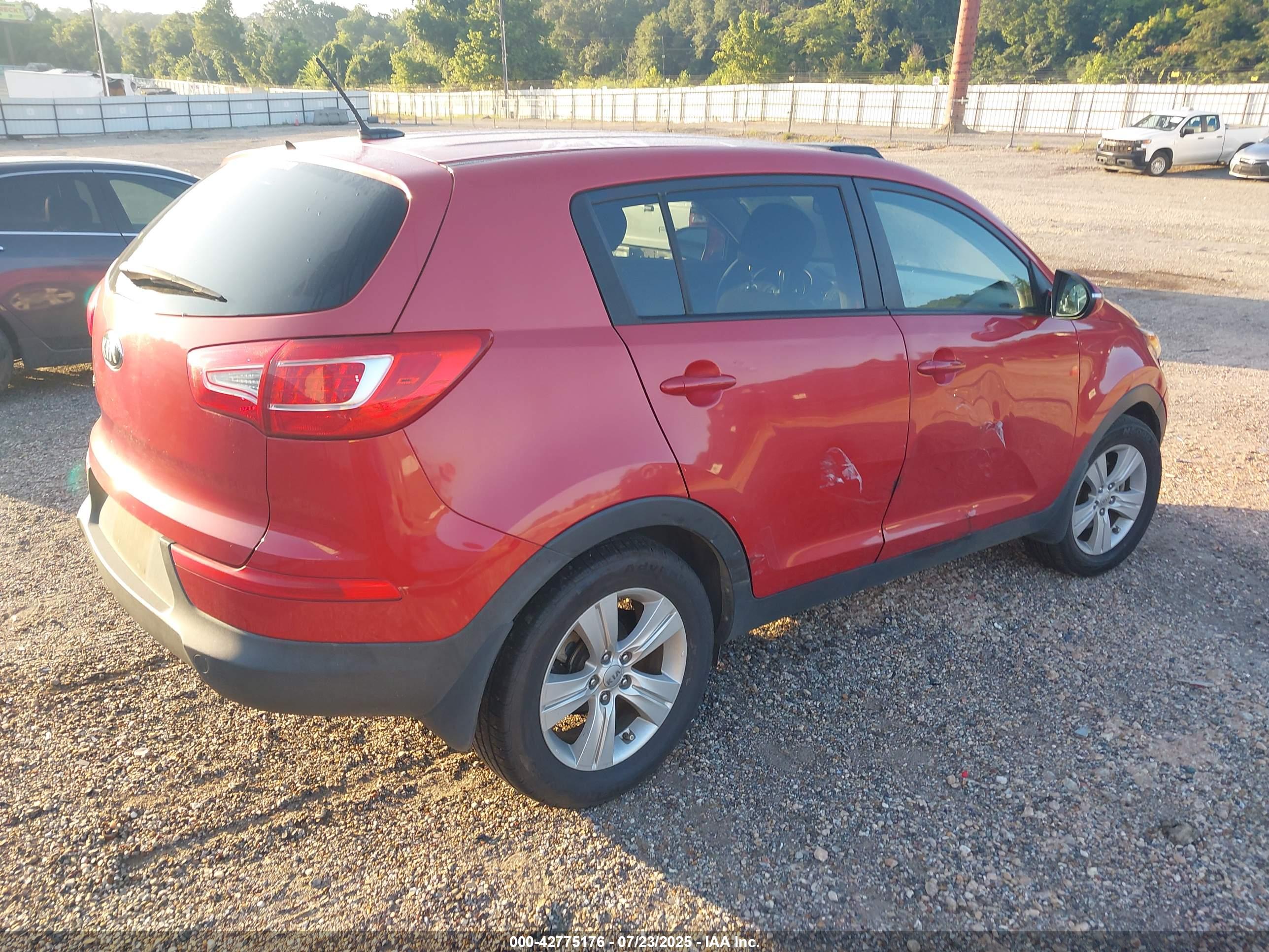 KIA SPORTAGE image 4