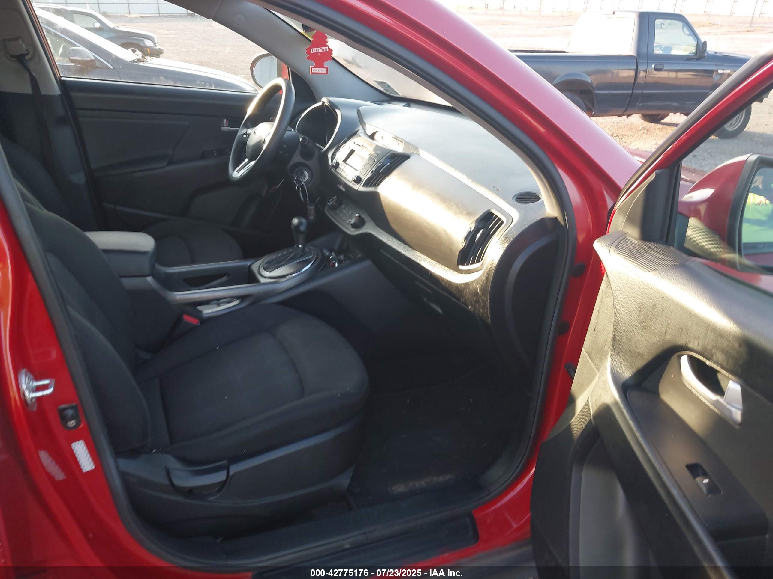 KIA SPORTAGE image 5