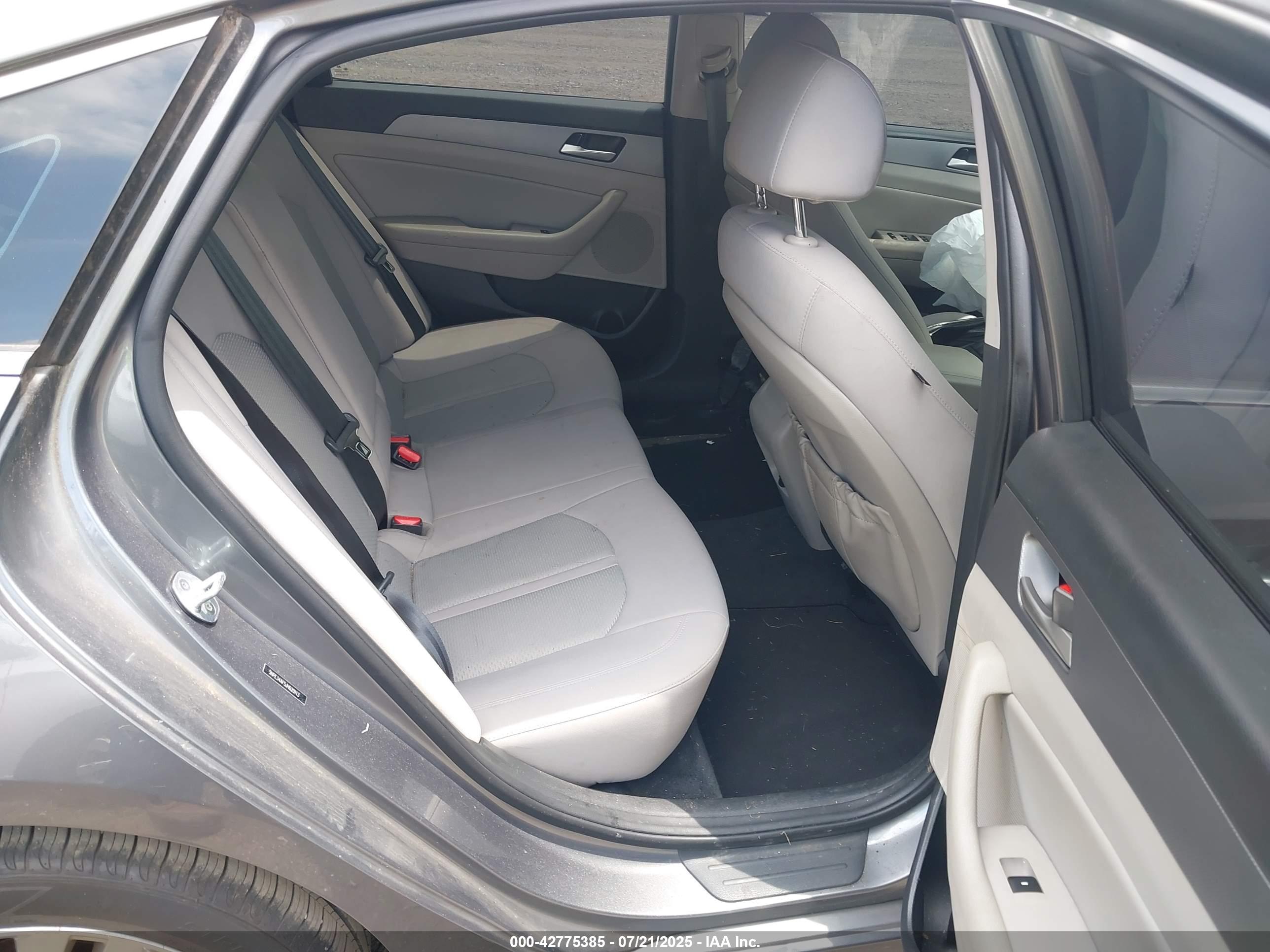HYUNDAI SONATA image 8
