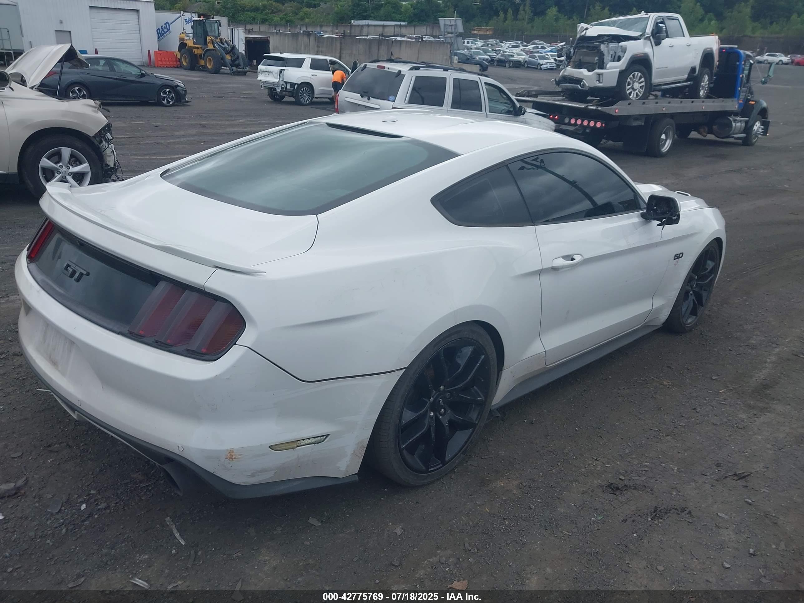 FORD MUSTANG image 4