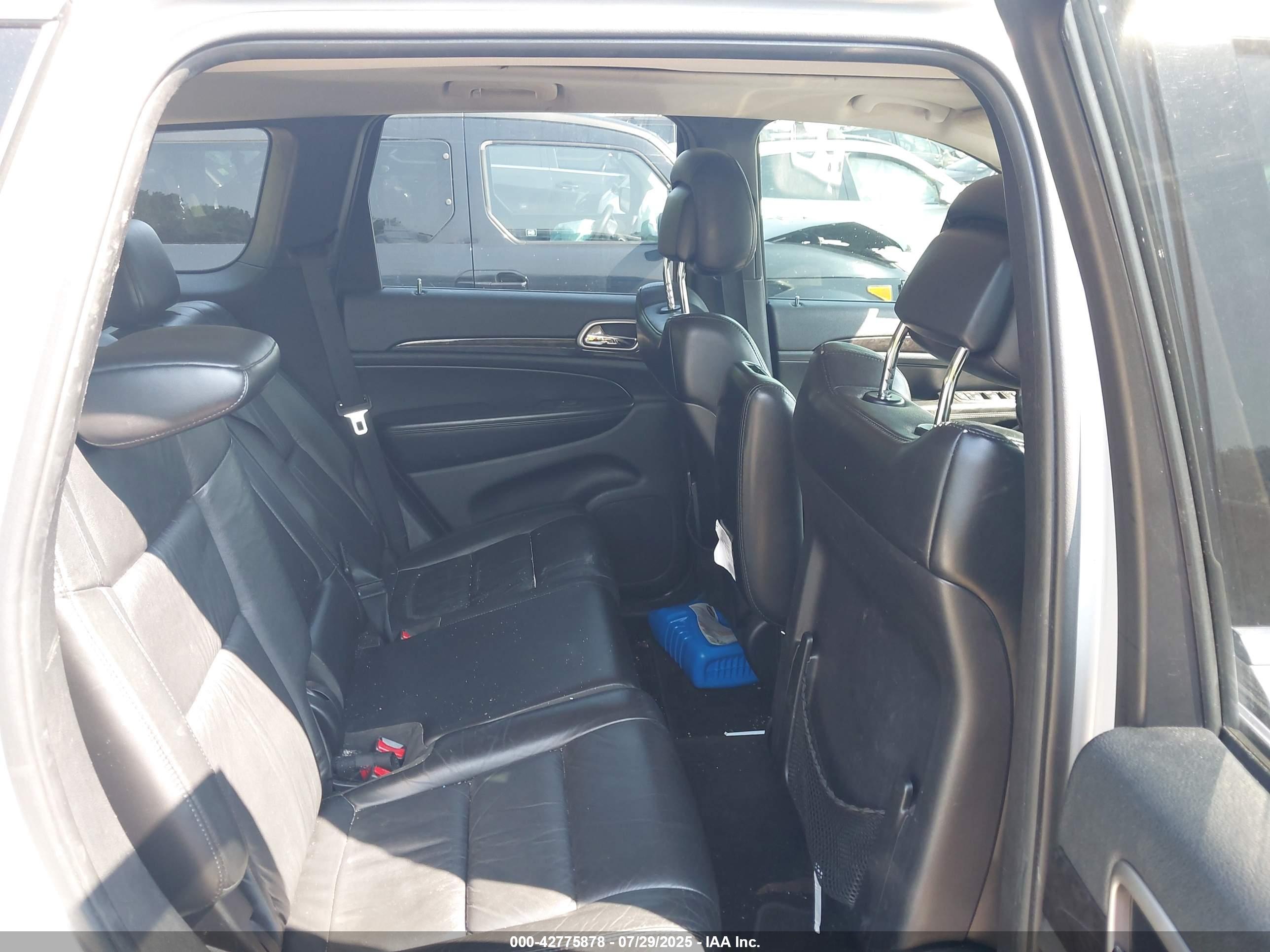 JEEP GRAND image 8