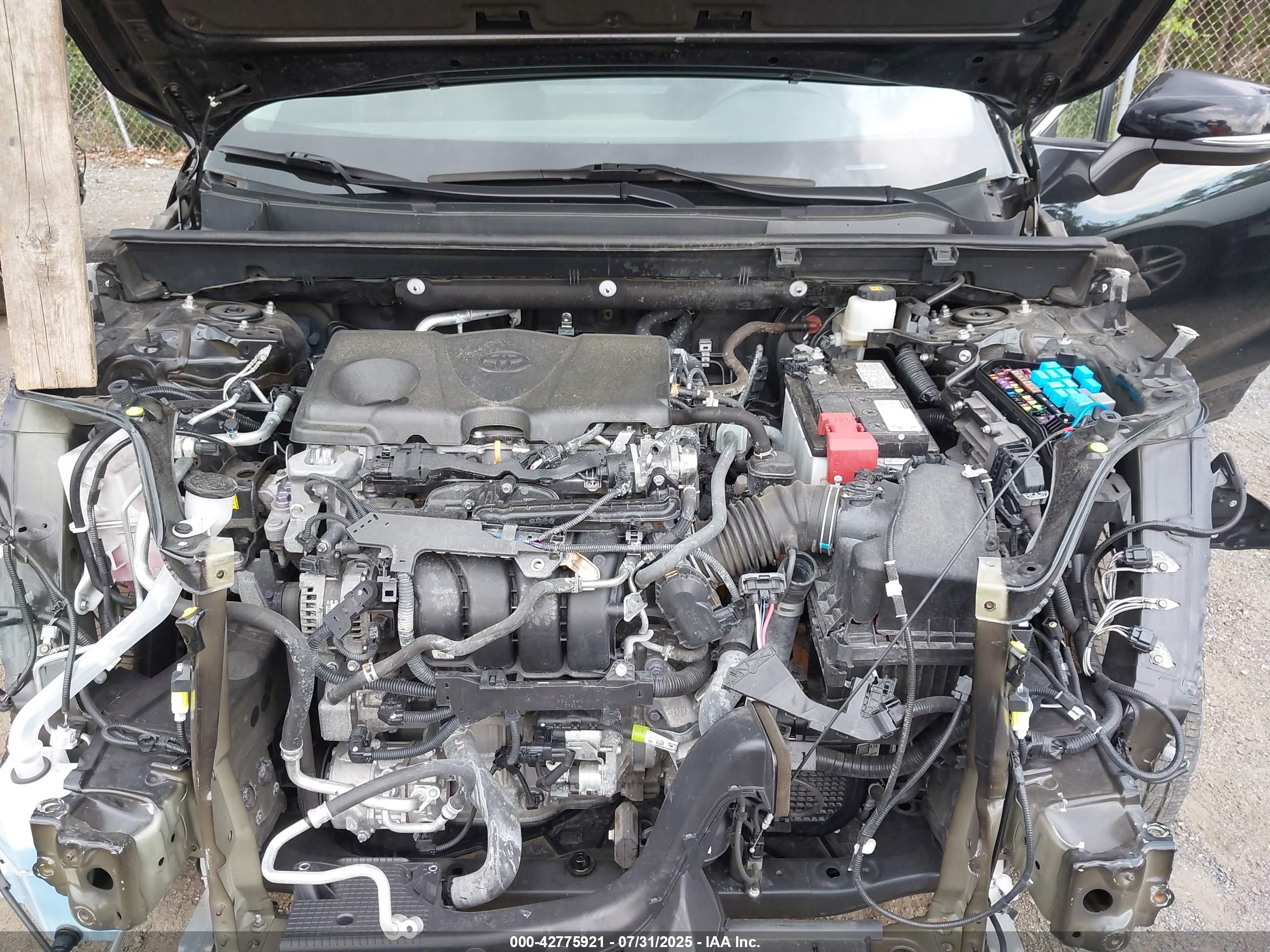 TOYOTA RAV4 image 10