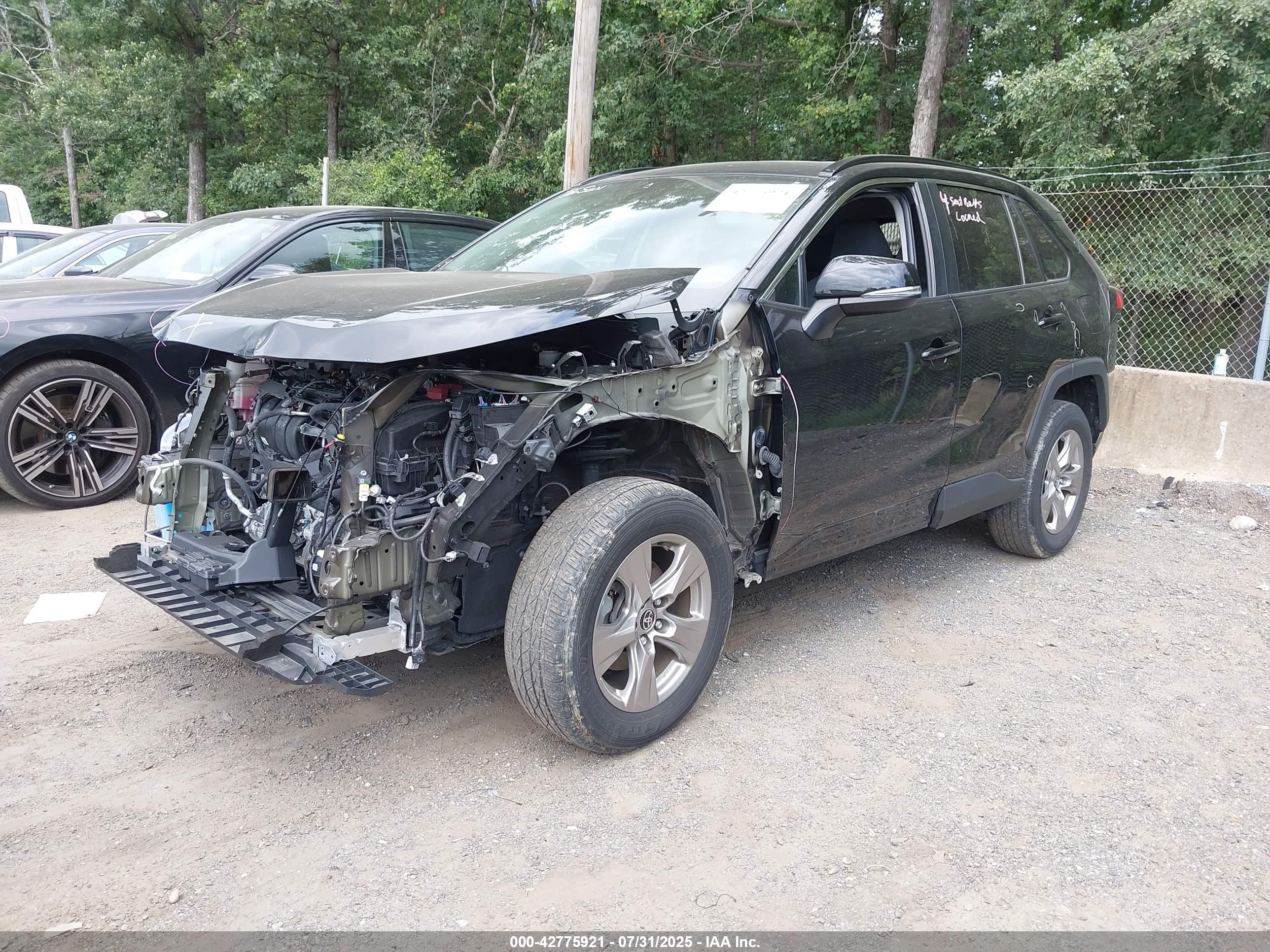 TOYOTA RAV4 image 2