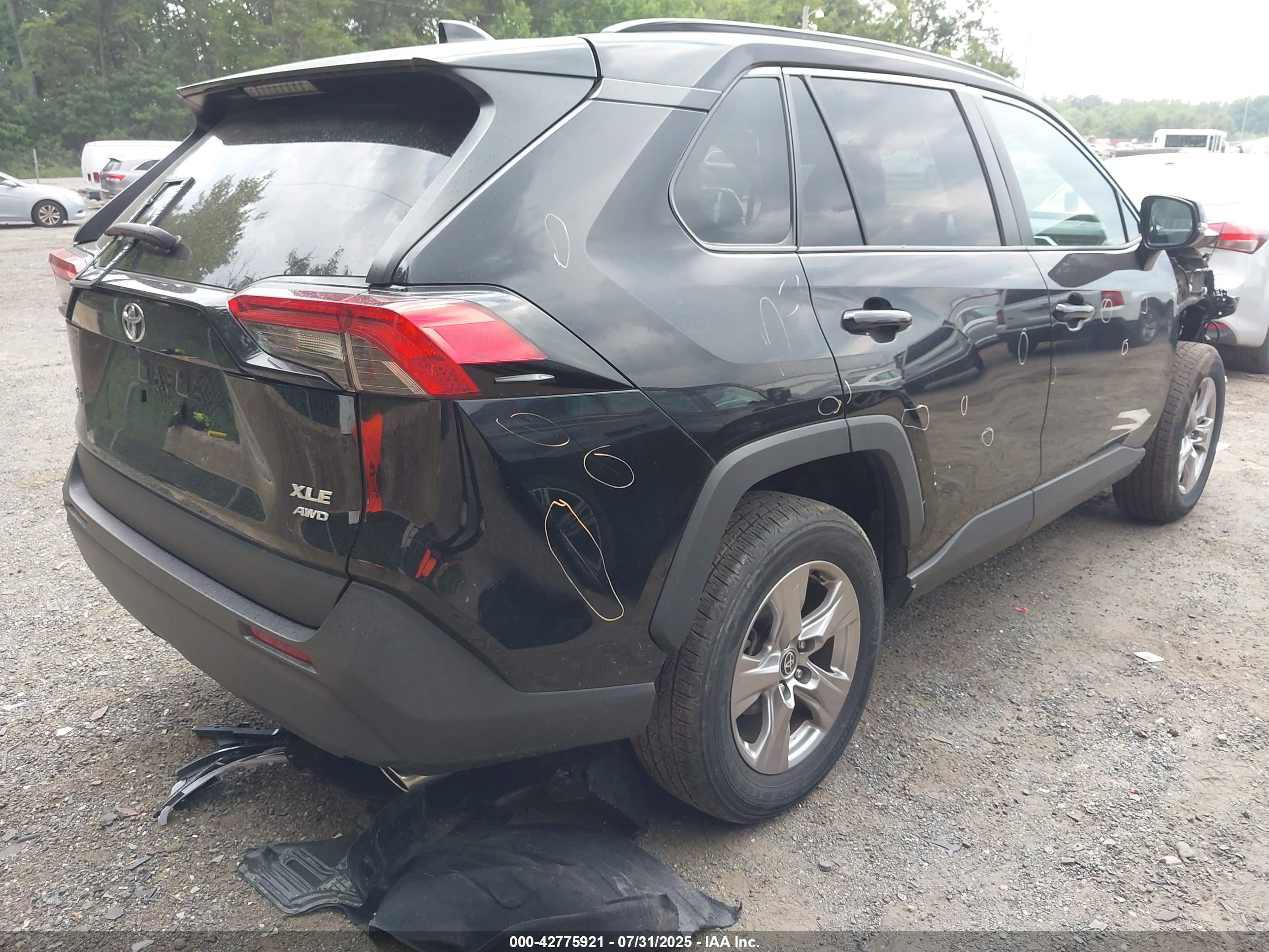 TOYOTA RAV4 image 4