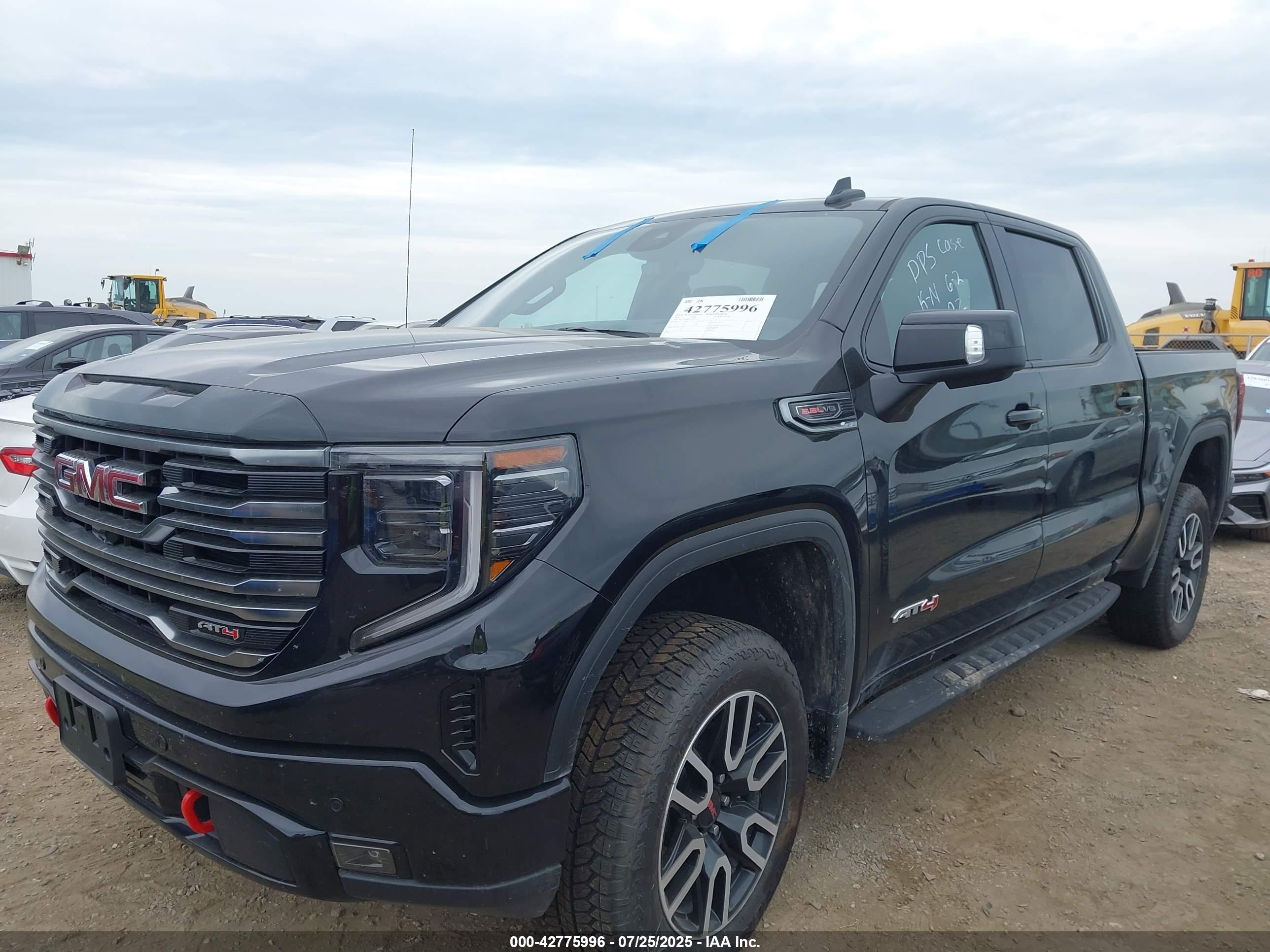 GMC SIERRA image 2