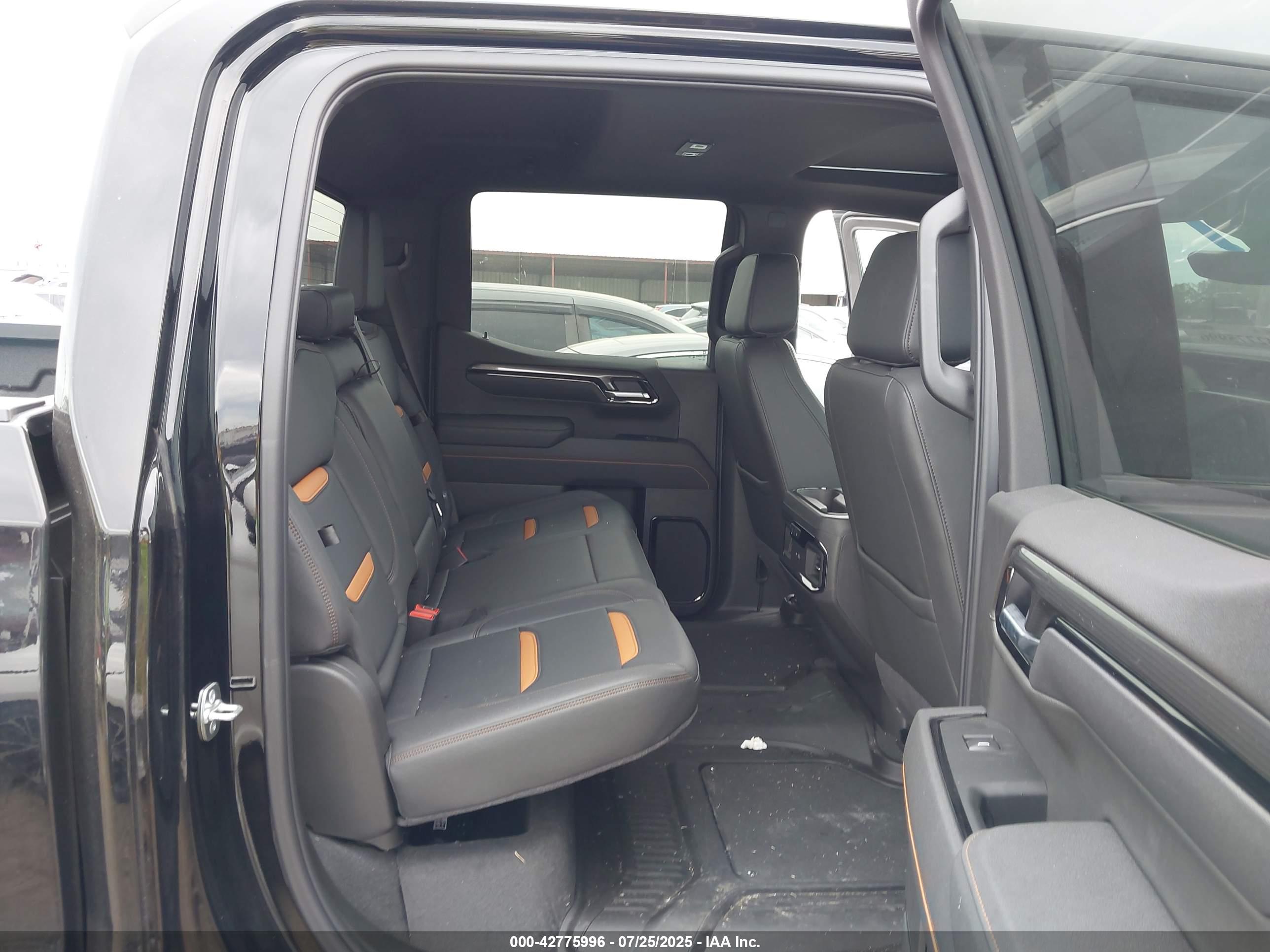 GMC SIERRA image 8
