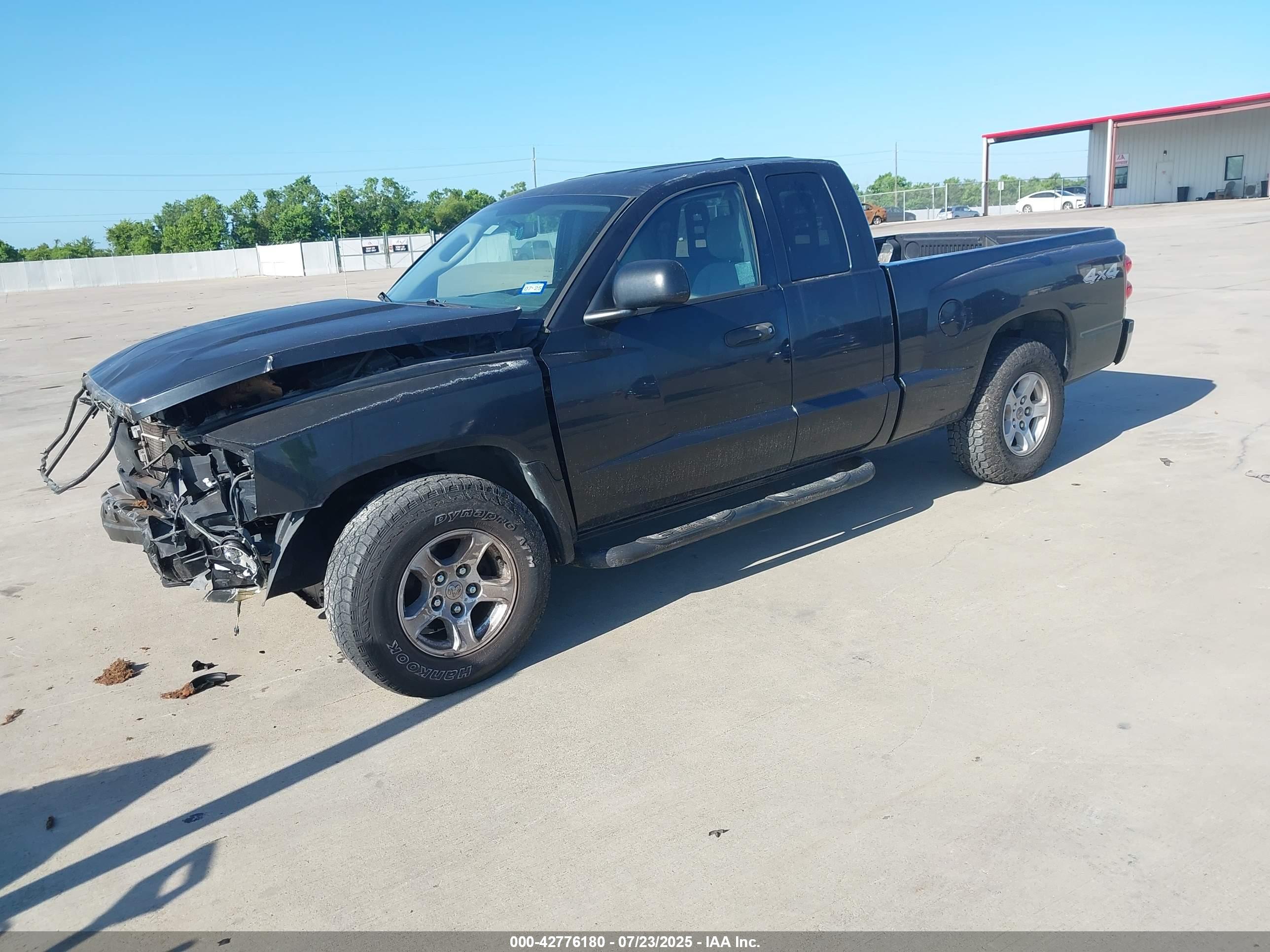 DODGE DAKOTA image 2