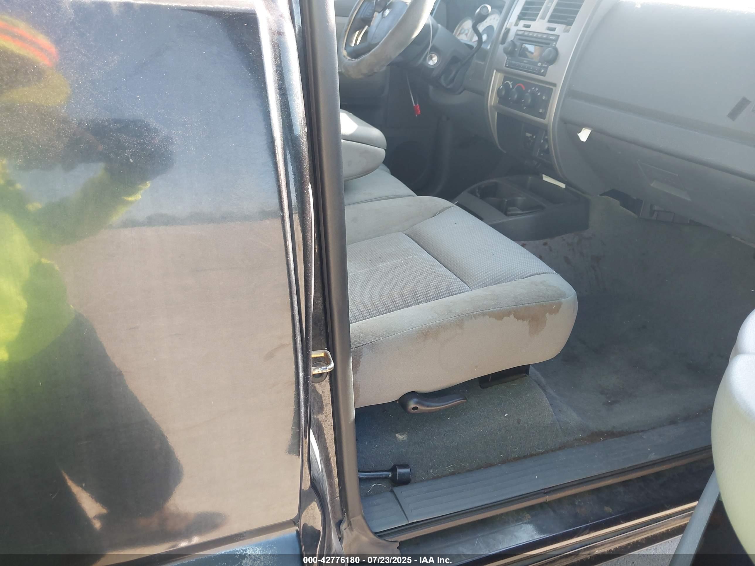 DODGE DAKOTA image 5