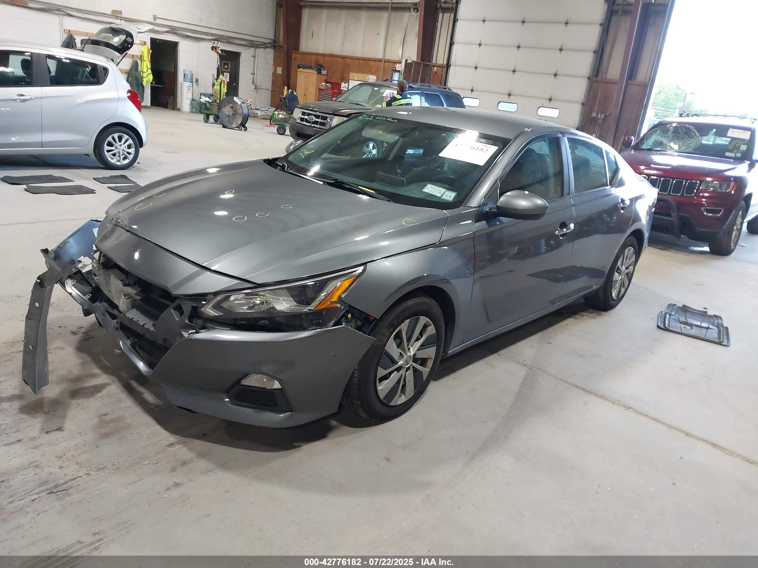 NISSAN ALTIMA image 2
