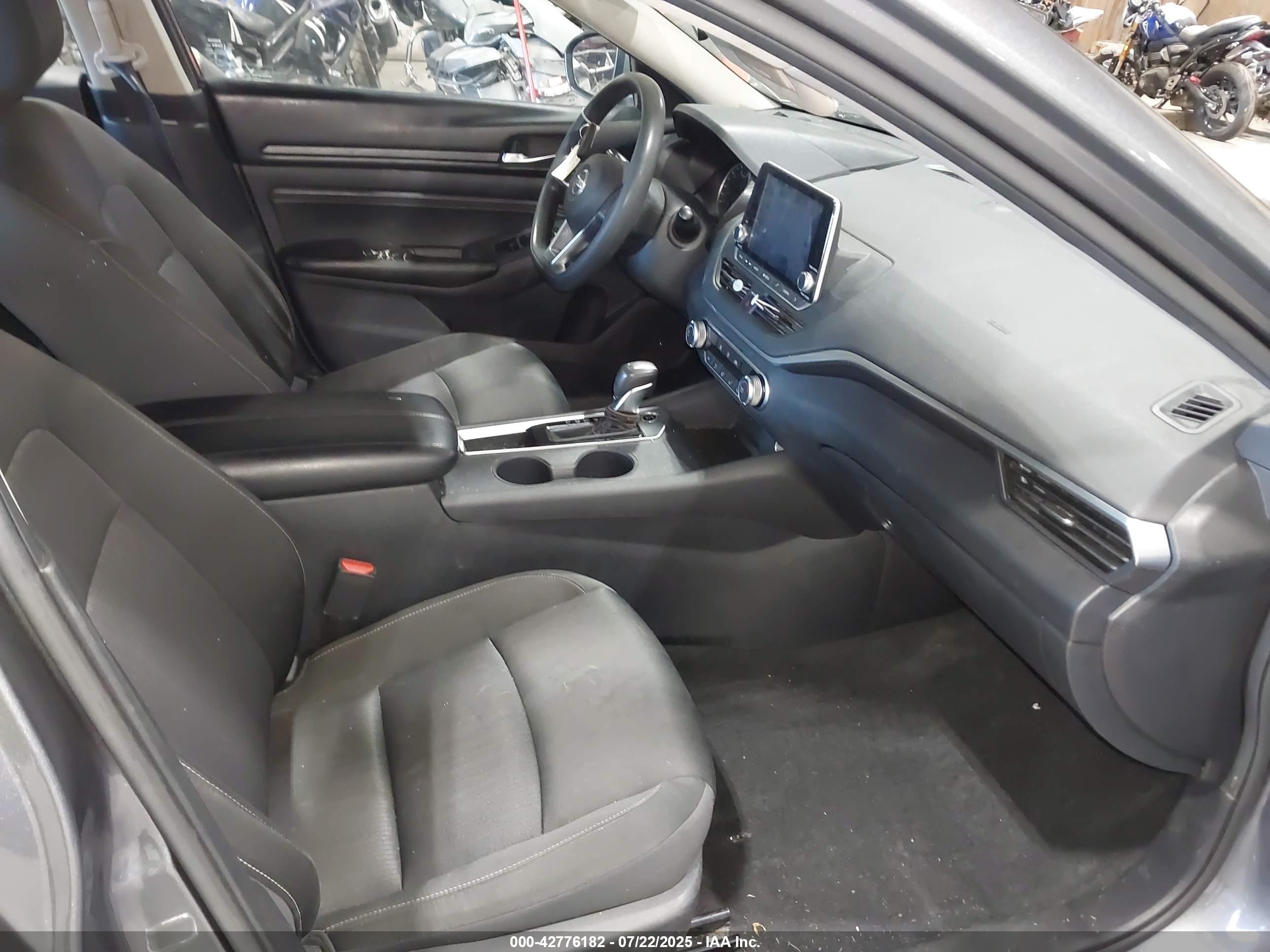 NISSAN ALTIMA image 5