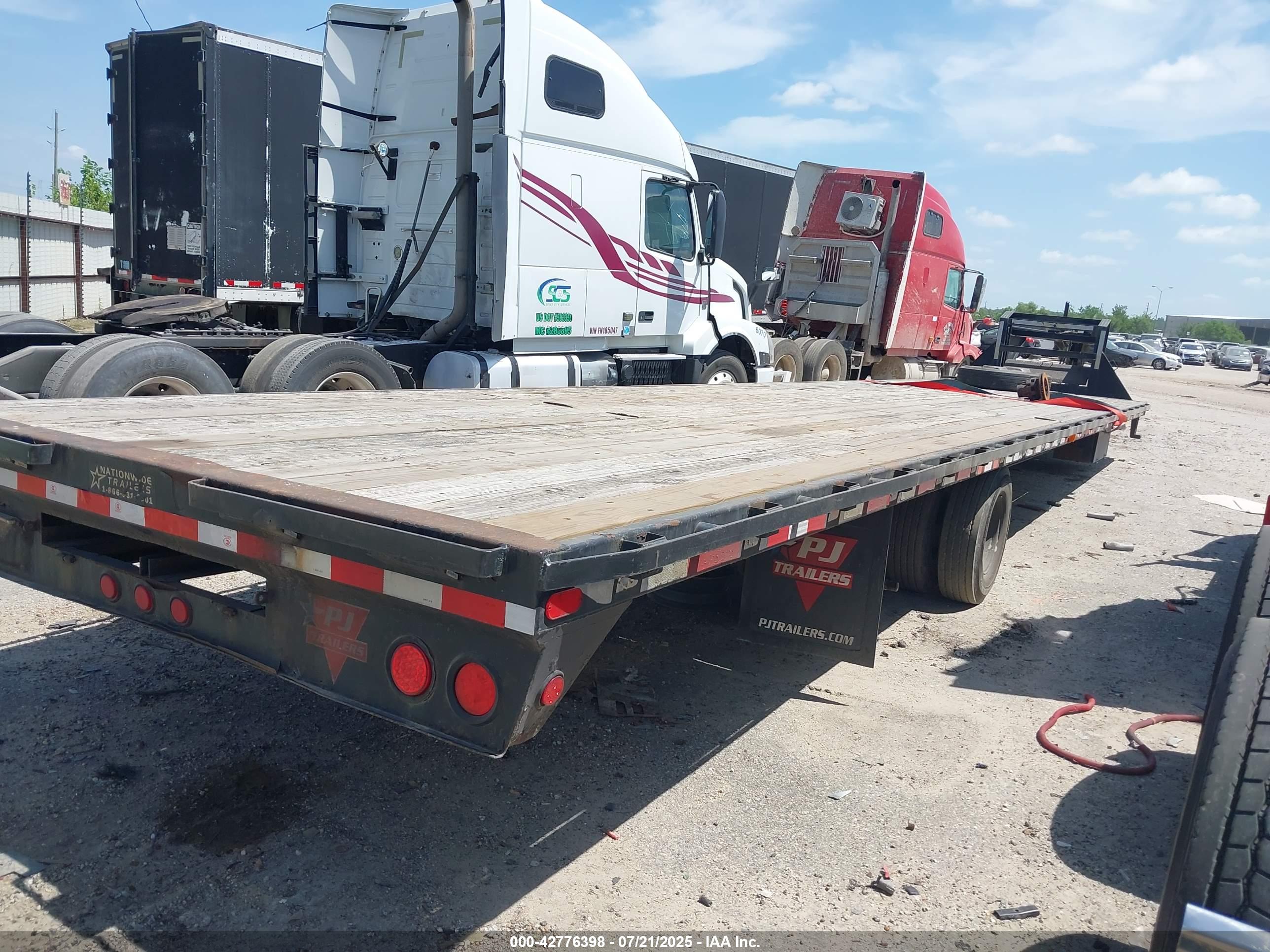 PJ TRAILERS image 4