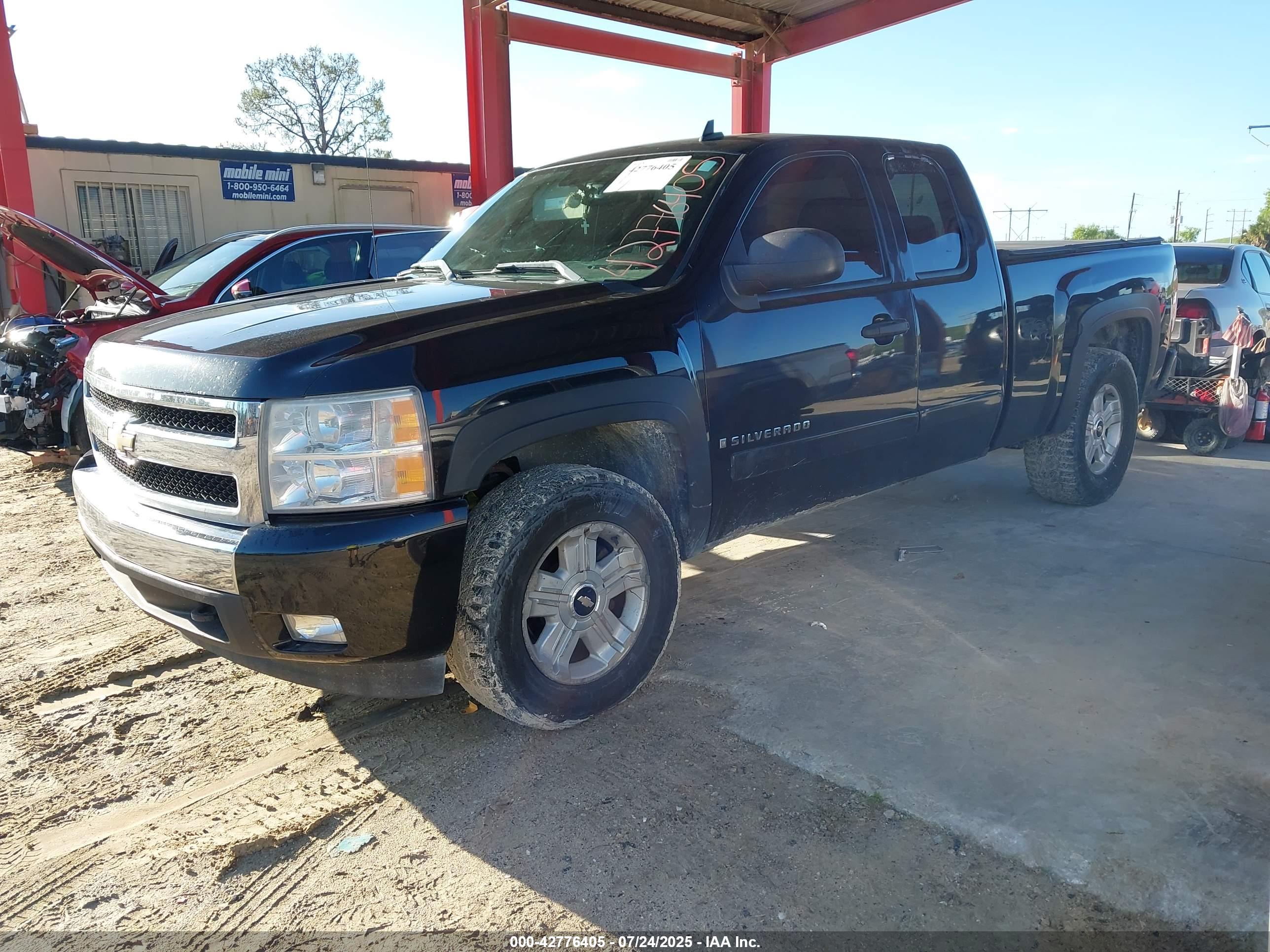 CHEVROLET SILVERADO image 2