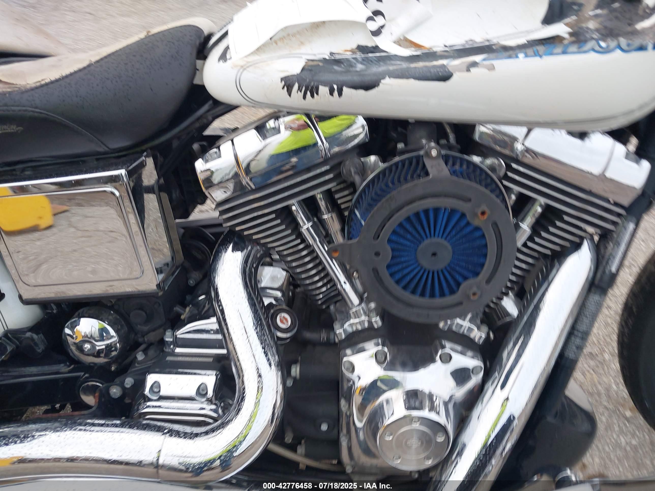 HARLEY-DAVIDSON FXDLI image 8