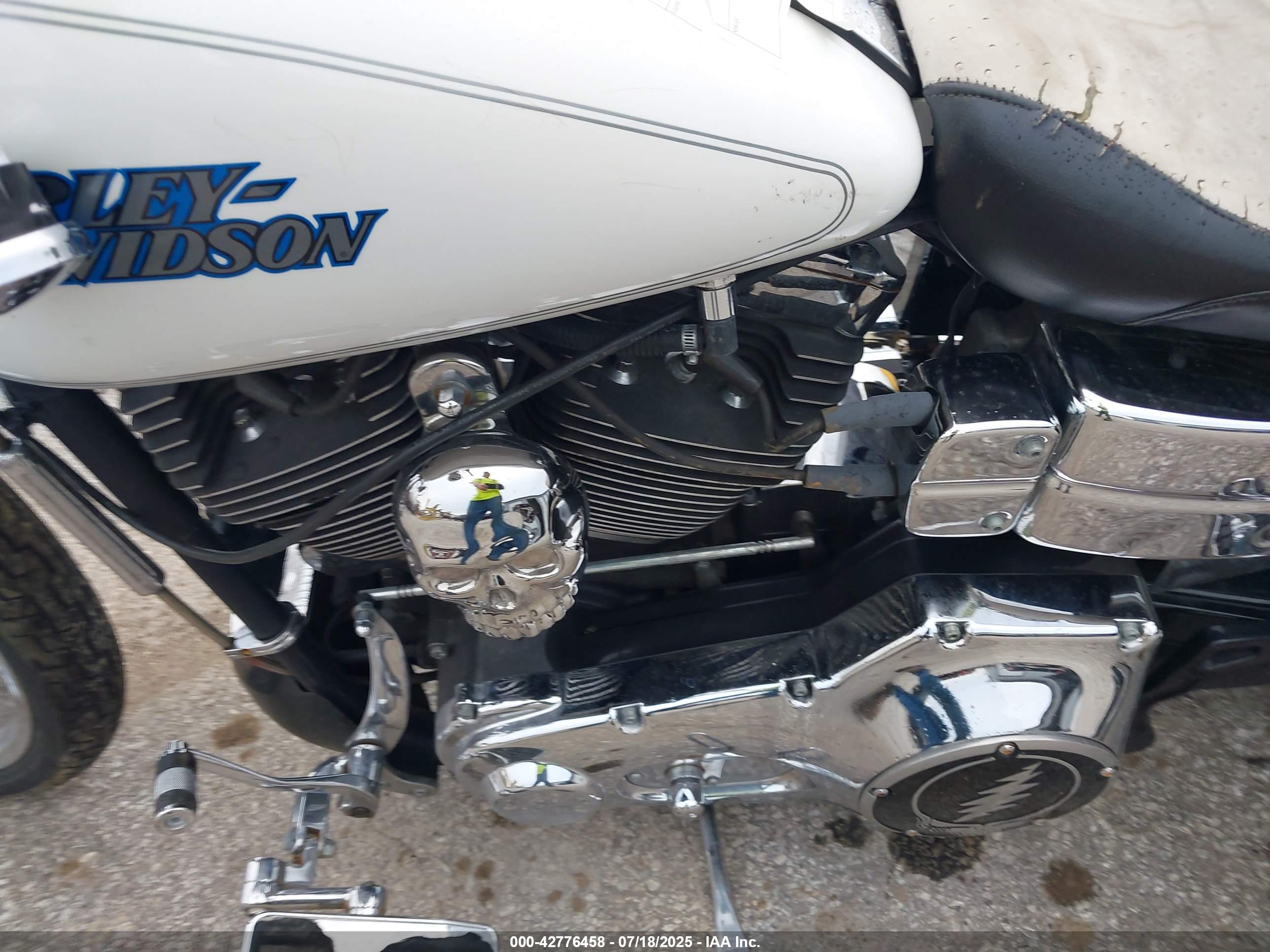 HARLEY-DAVIDSON FXDLI image 9