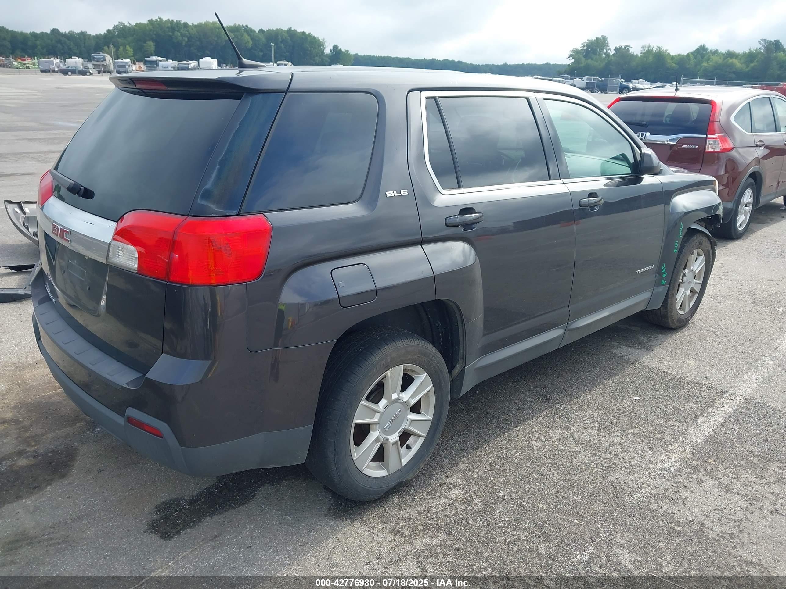 GMC TERRAIN image 4