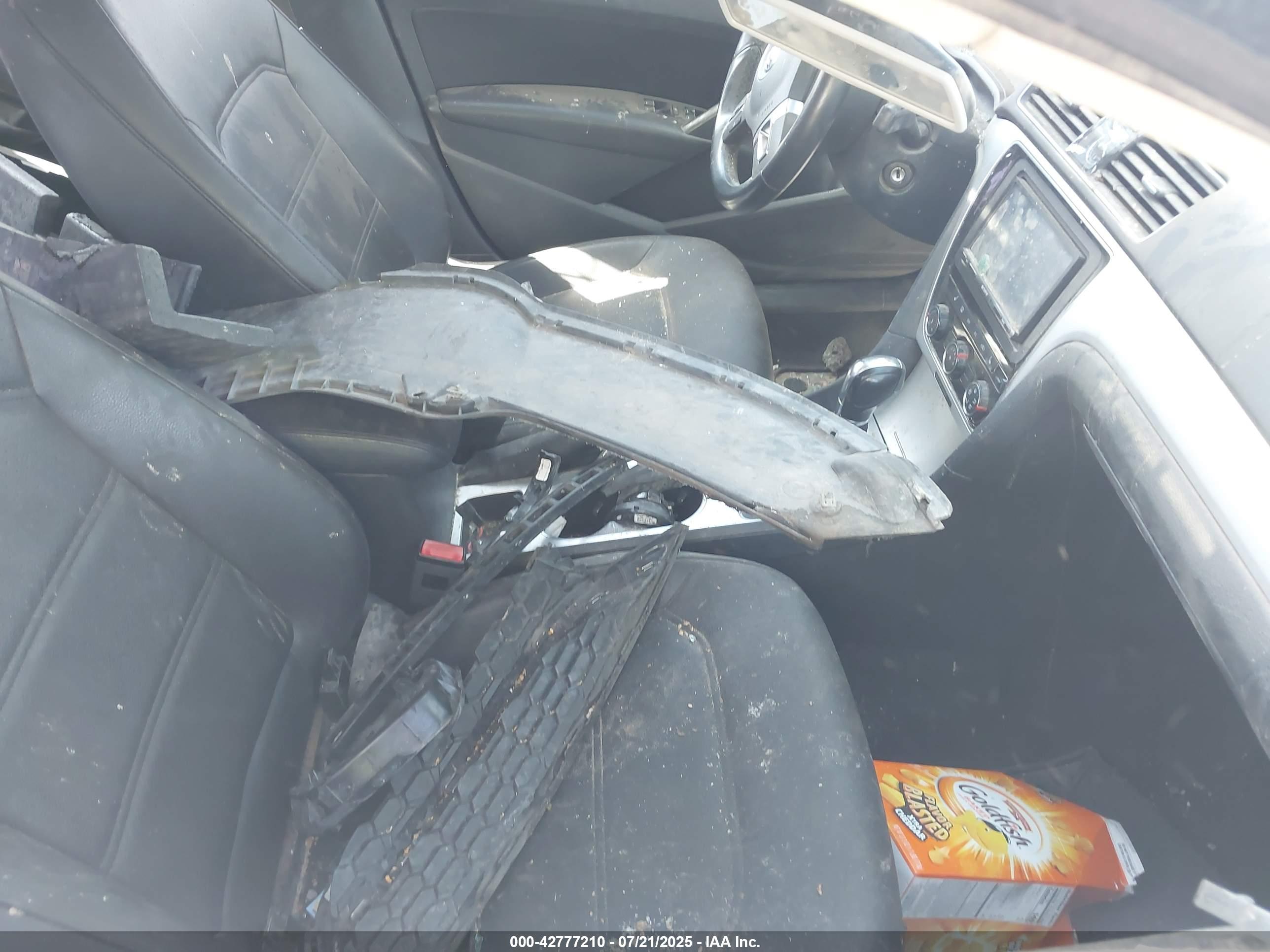 VOLKSWAGEN PASSAT image 5